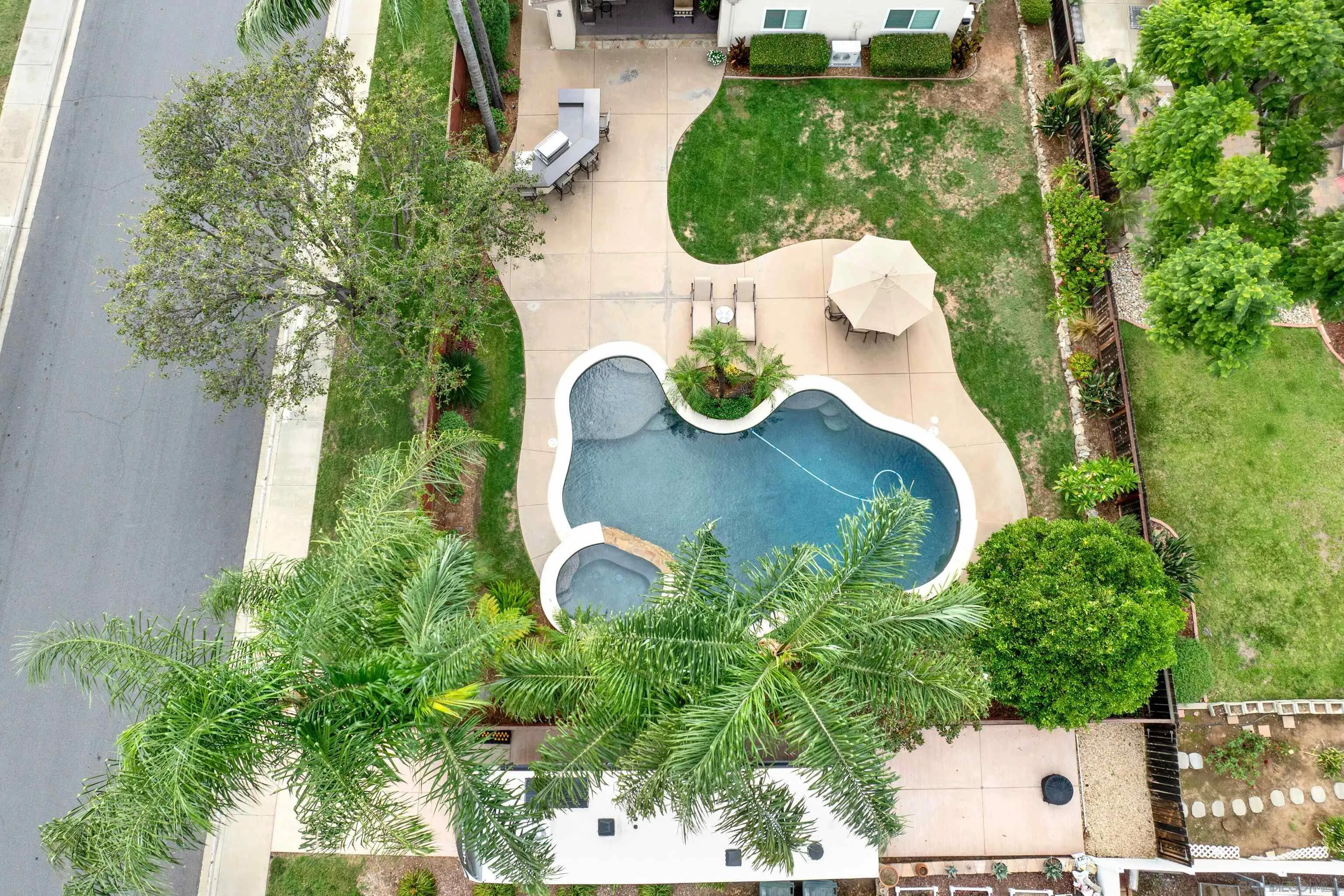 https://cdn.realtyfeed.com/cdn/127/260025913/79d09656eb65512bf0e1c11db9e3aa24.webp