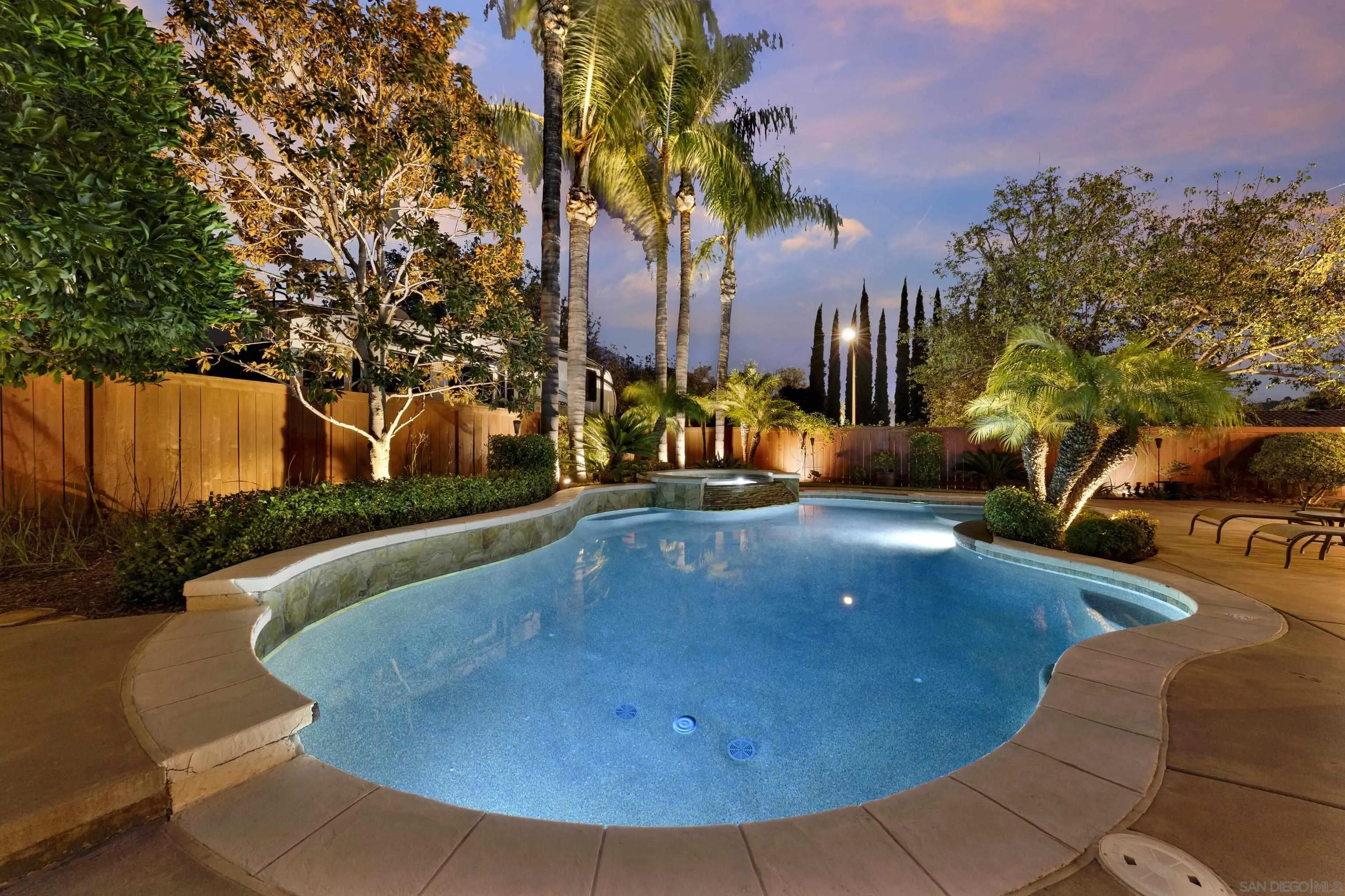 https://cdn.realtyfeed.com/cdn/127/260025913/8de5714bc9ceb8f7ceeaea21f4be6ca8.webp