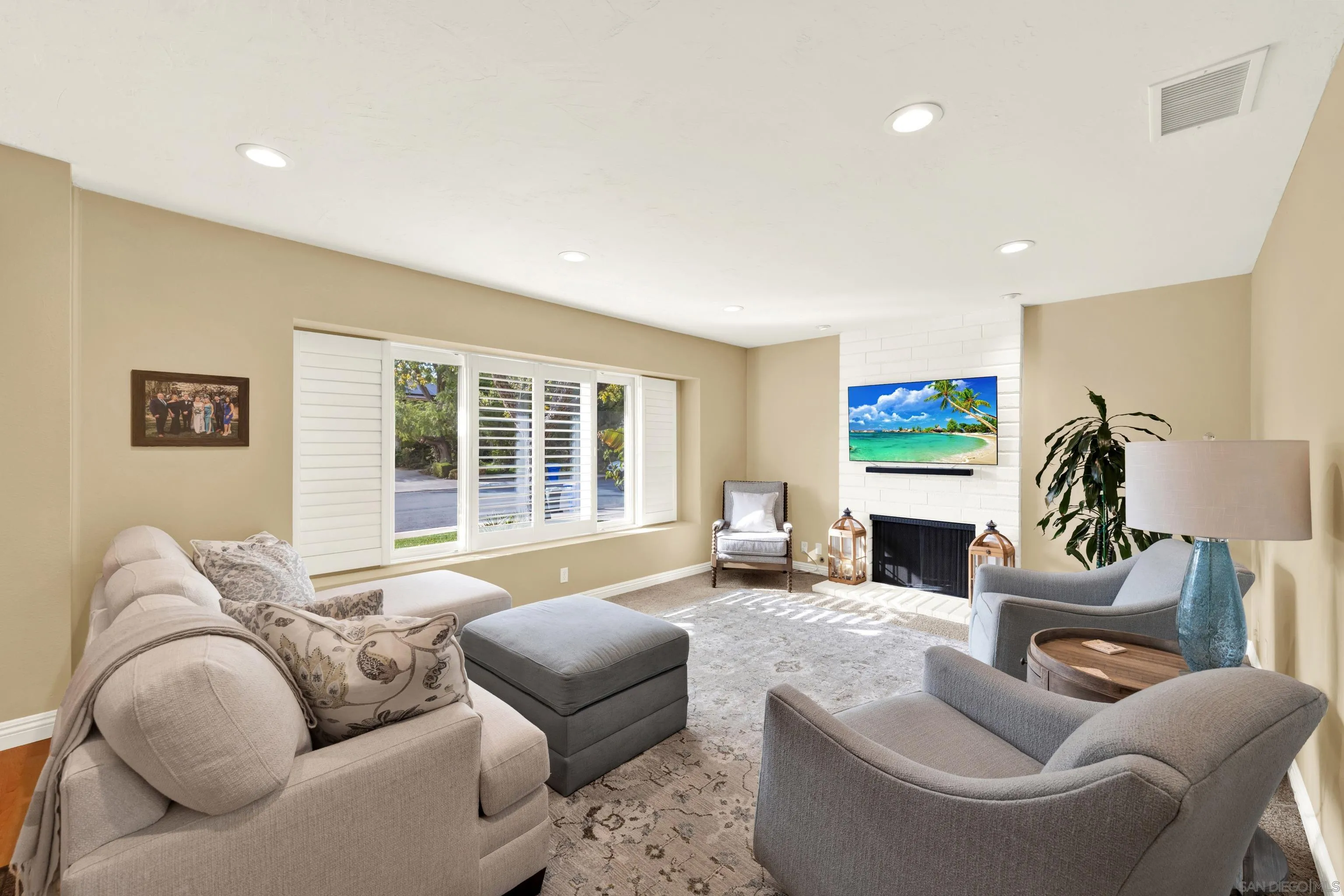 https://cdn.realtyfeed.com/cdn/127/260025913/d4895248ec087700cf86b15177994f78.webp
