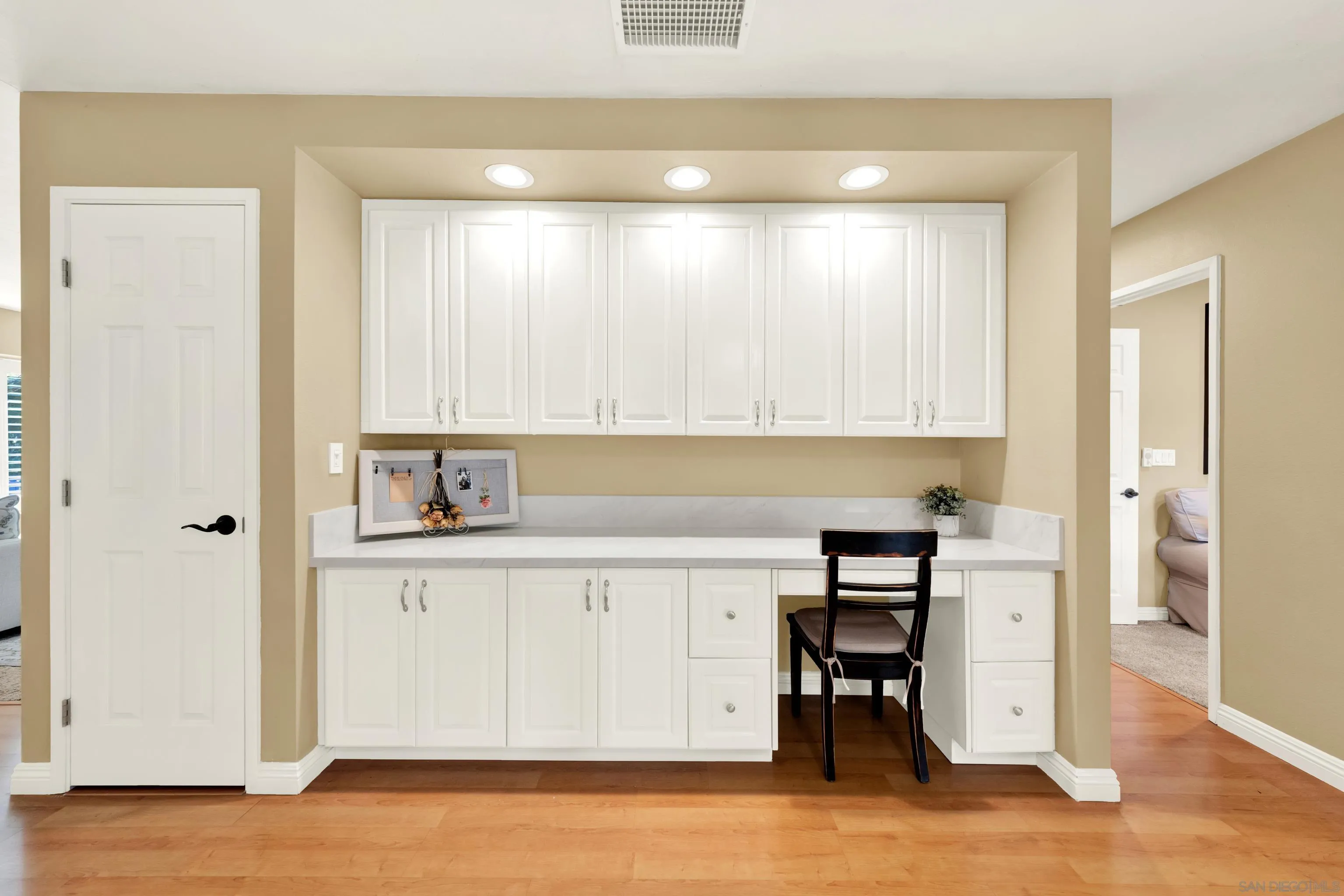 https://cdn.realtyfeed.com/cdn/127/260025913/f9d419018e4f3afb7bedfaff1a0b4c46.webp
