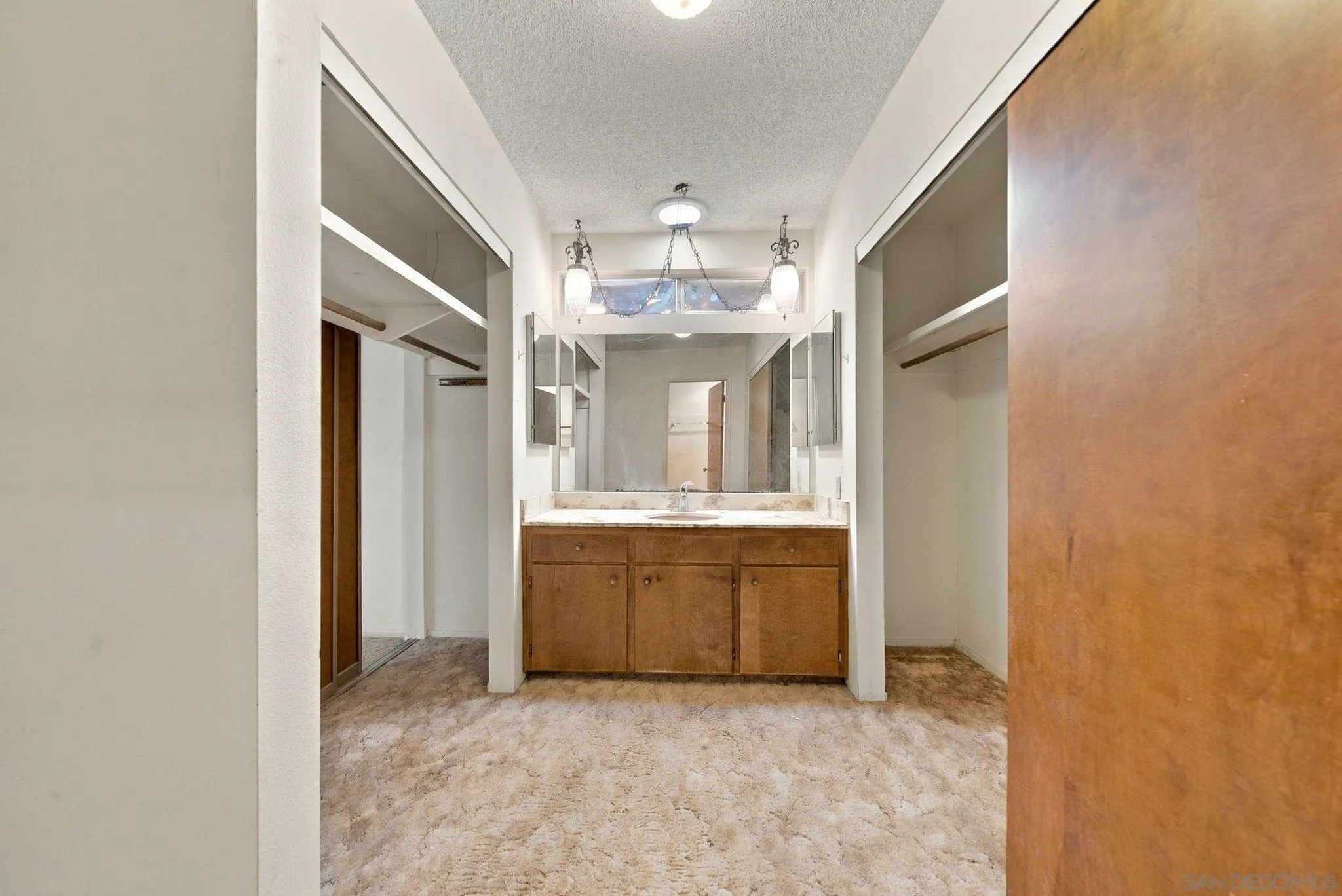 4940 Alzeda Dr, La Mesa, CA 91941 4940 Alzeda Dr, La Mesa, CA 91941