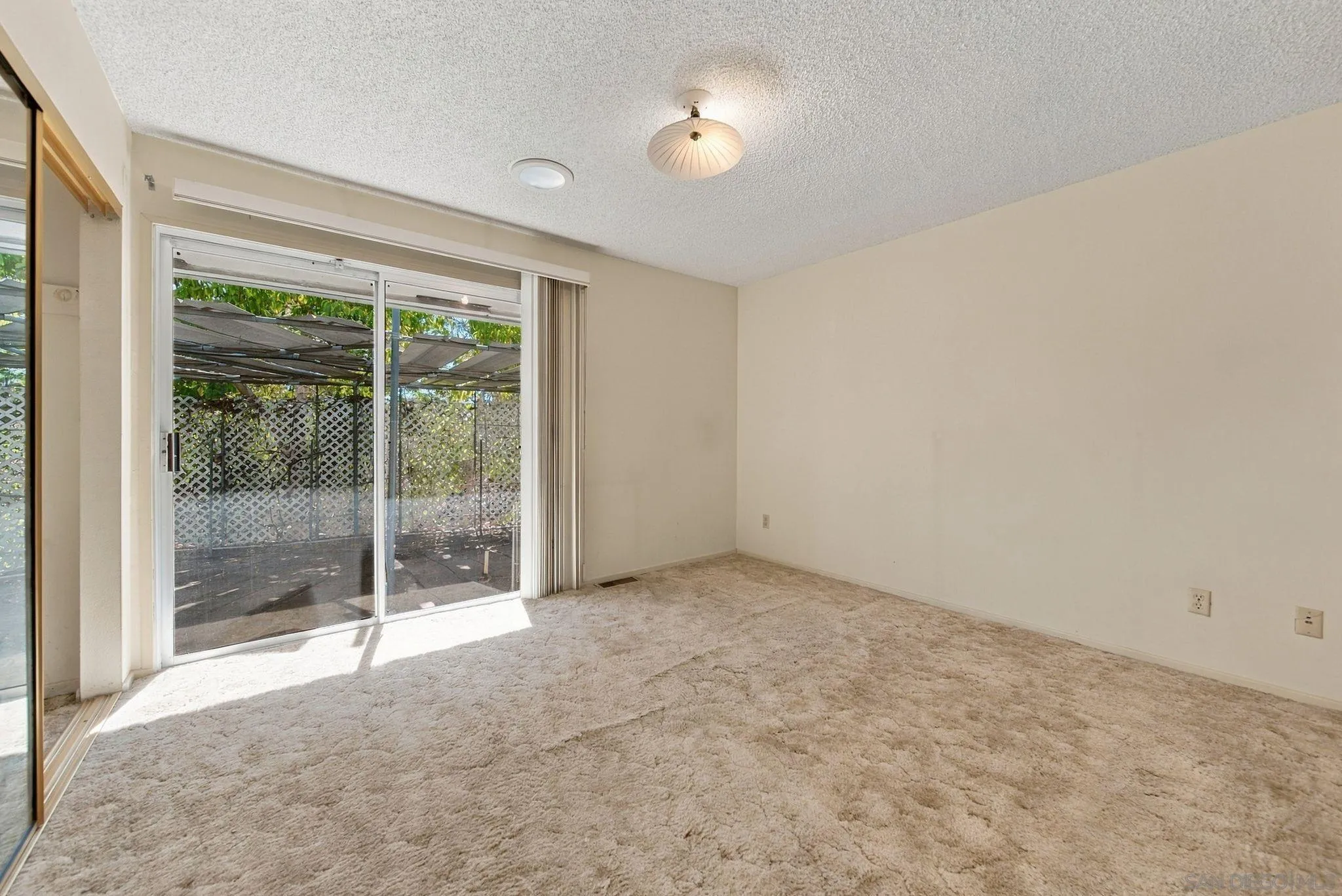 4940 Alzeda Dr, La Mesa, CA 91941 4940 Alzeda Dr, La Mesa, CA 91941