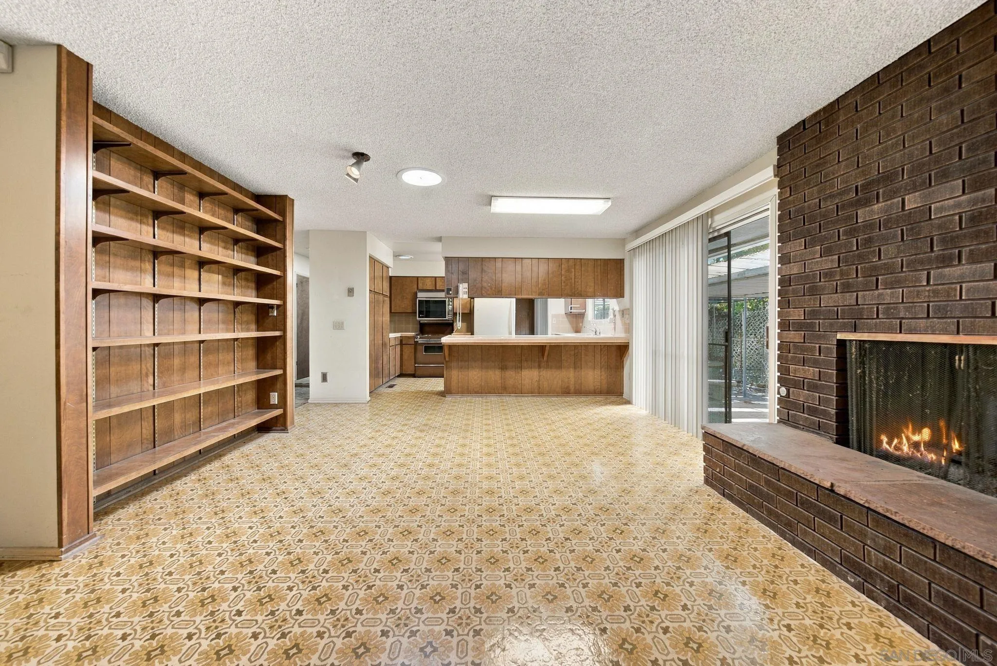 4940 Alzeda Dr, La Mesa, CA 91941 4940 Alzeda Dr, La Mesa, CA 91941