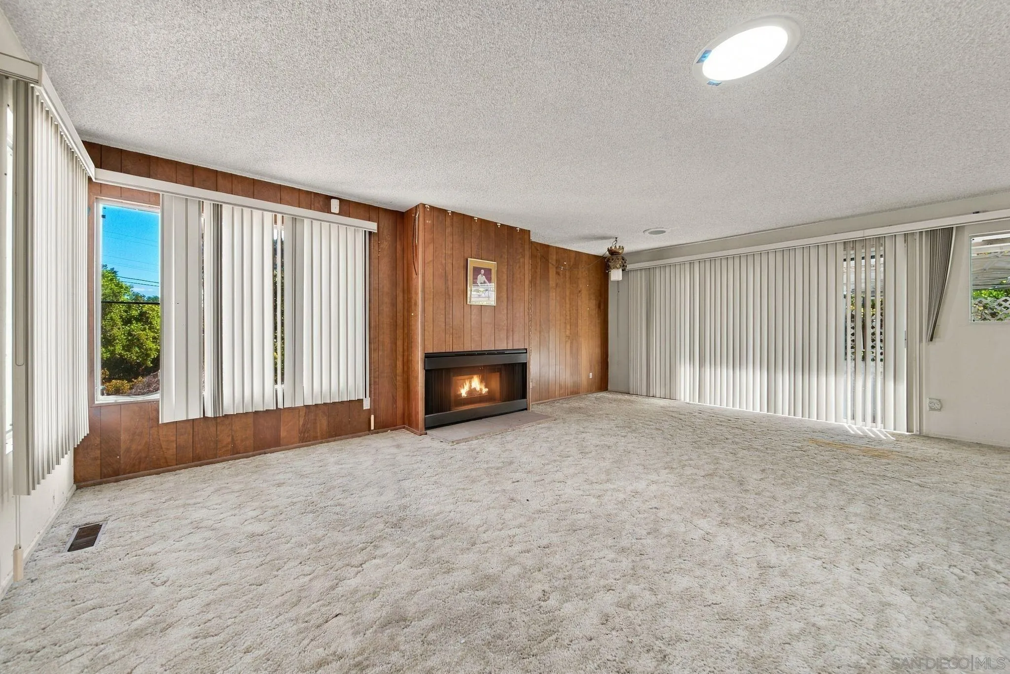 4940 Alzeda Dr, La Mesa, CA 91941 4940 Alzeda Dr, La Mesa, CA 91941