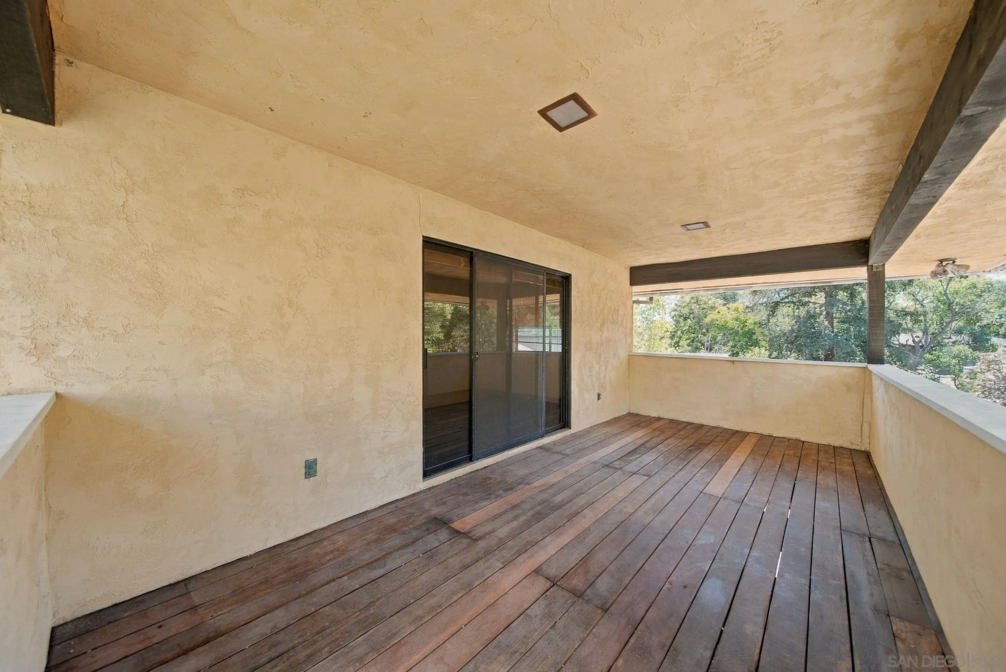 4940 Alzeda Dr, La Mesa, CA 91941 4940 Alzeda Dr, La Mesa, CA 91941