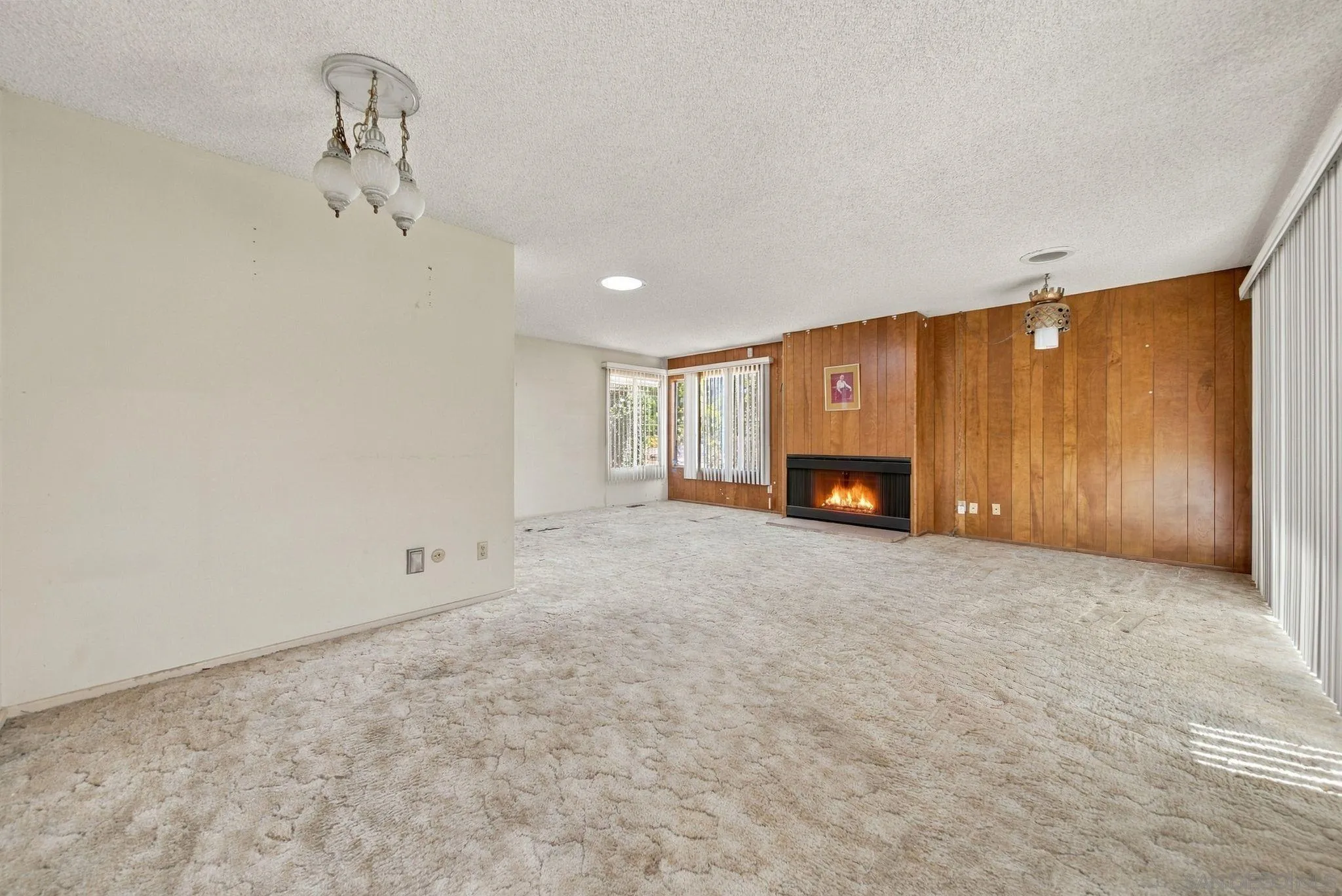 4940 Alzeda Dr, La Mesa, CA 91941 4940 Alzeda Dr, La Mesa, CA 91941