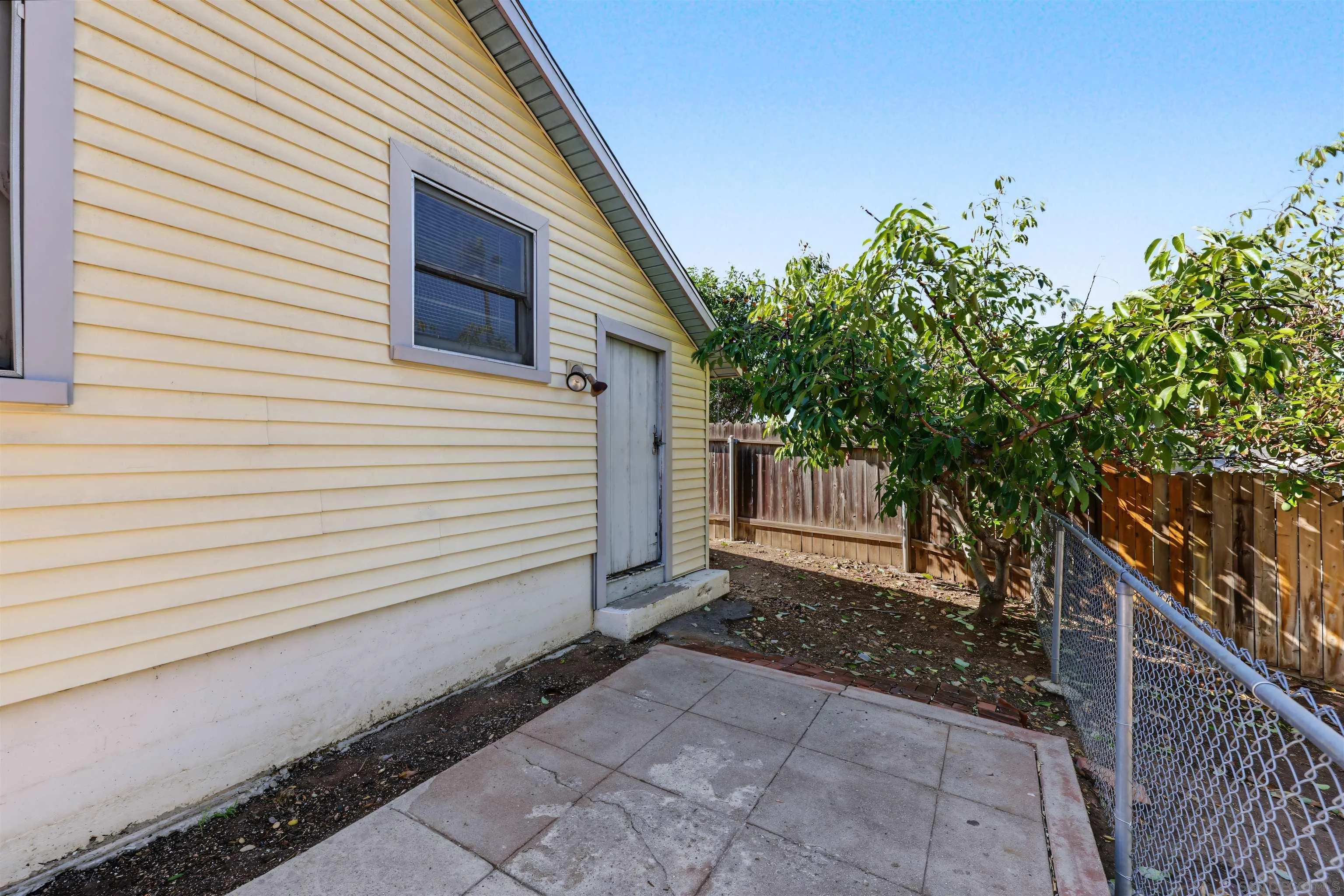 4524 Nebo Drive, La Mesa, CA 91941 4524 Nebo Drive, La Mesa, CA 91941