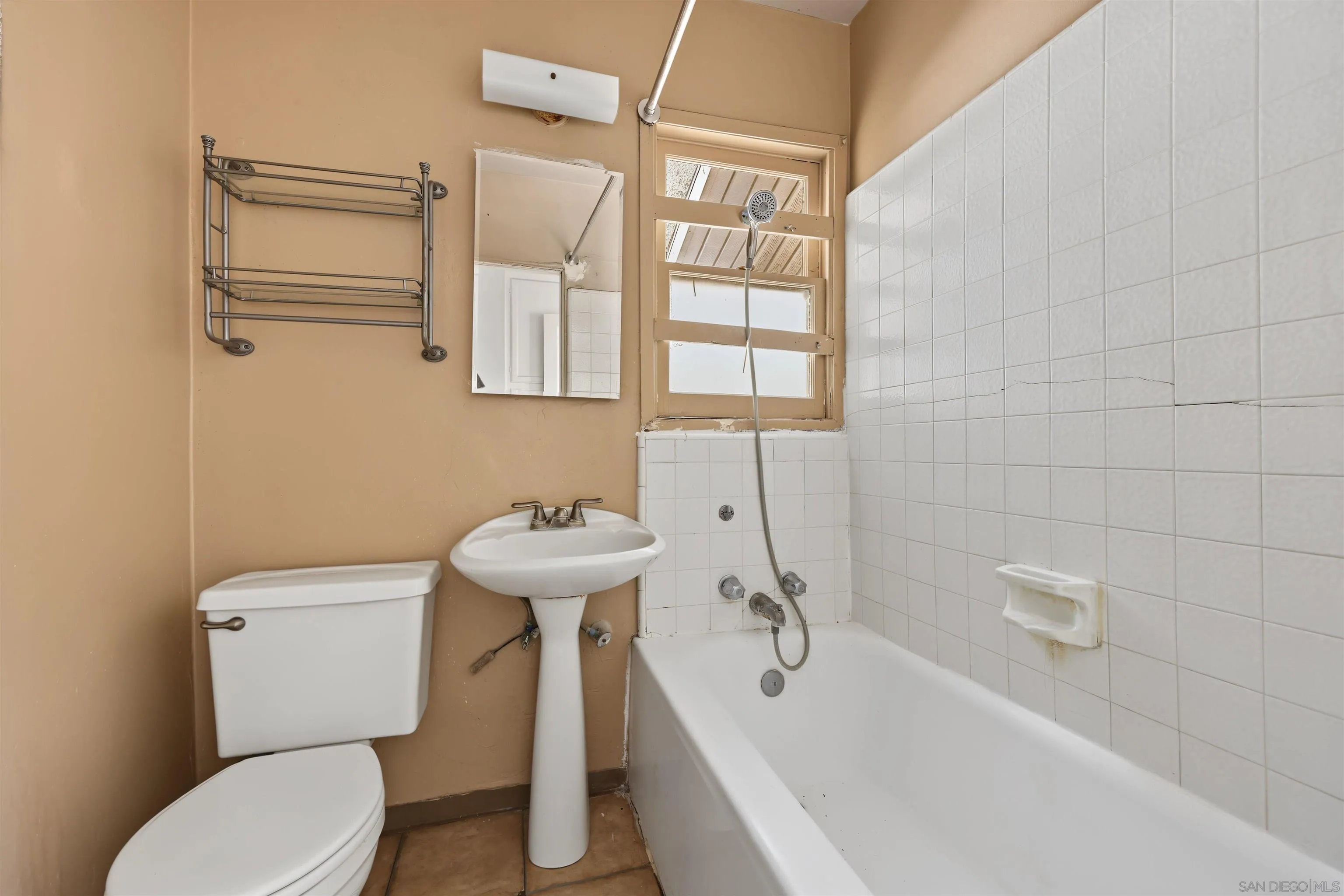 4524 Nebo Drive, La Mesa, CA 91941 4524 Nebo Drive, La Mesa, CA 91941