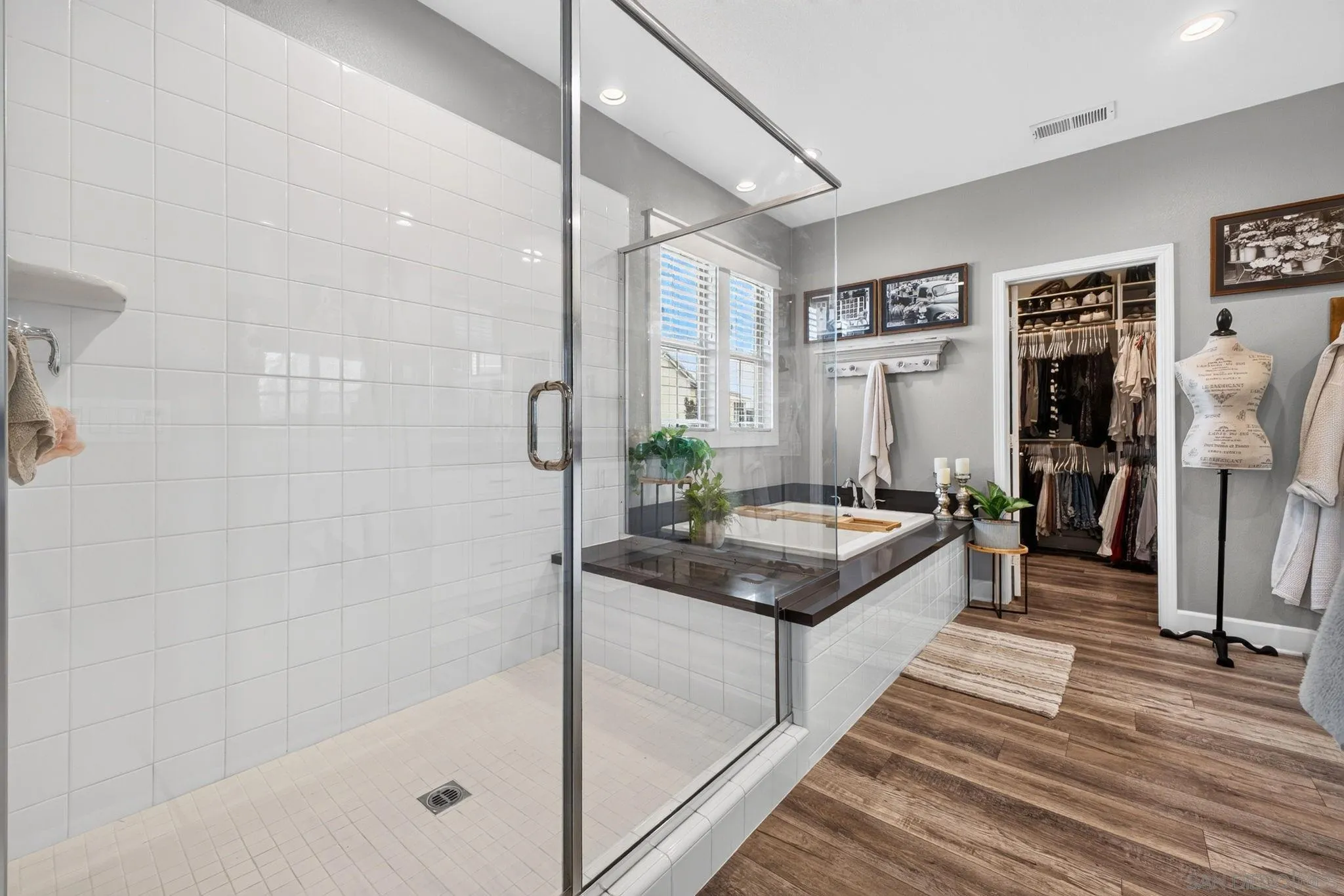 2019 Avenida Palomino, Chula Vista, CA 91913 Primary Bath/Spa