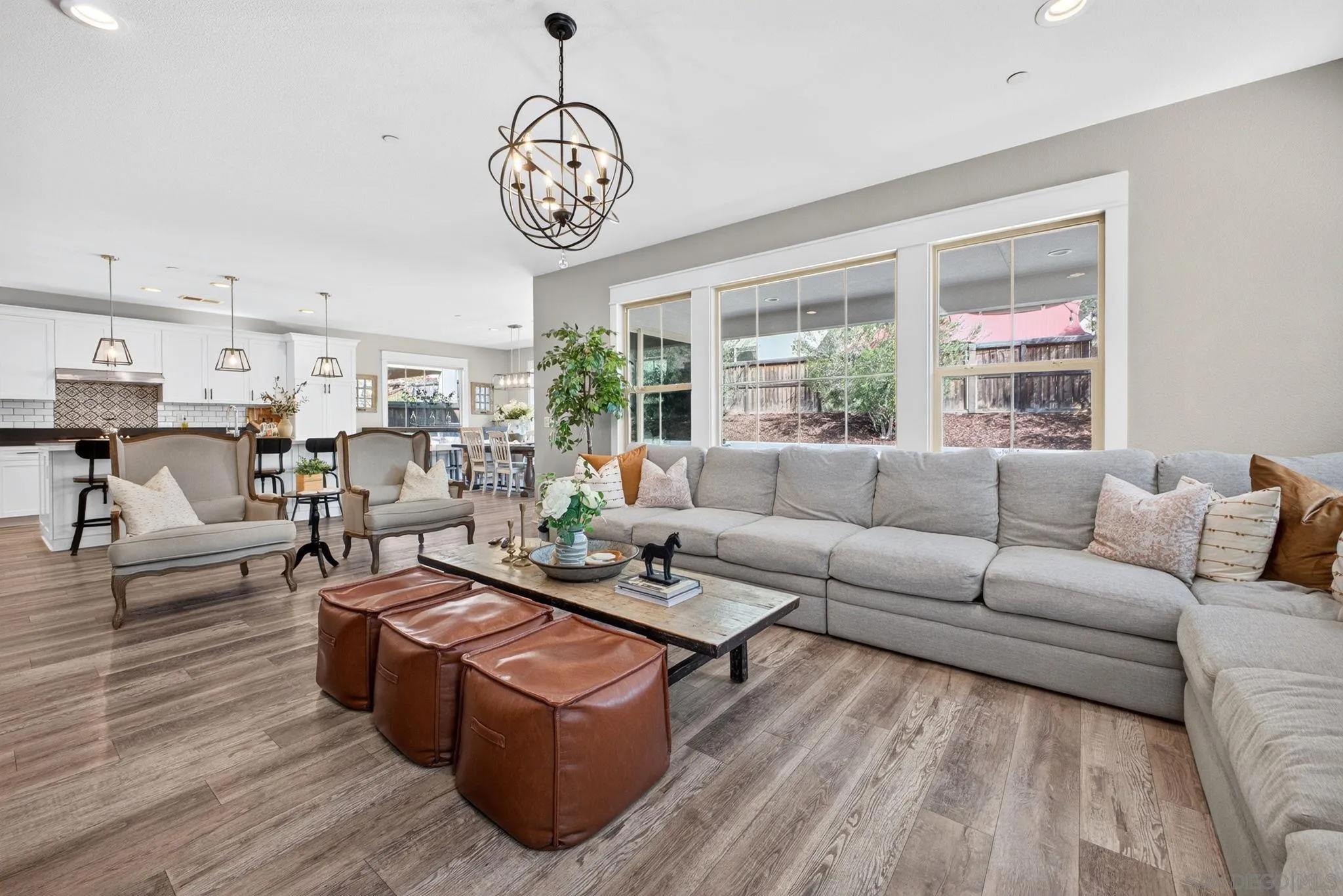 2019 Avenida Palomino, Chula Vista, CA 91913 Living Room