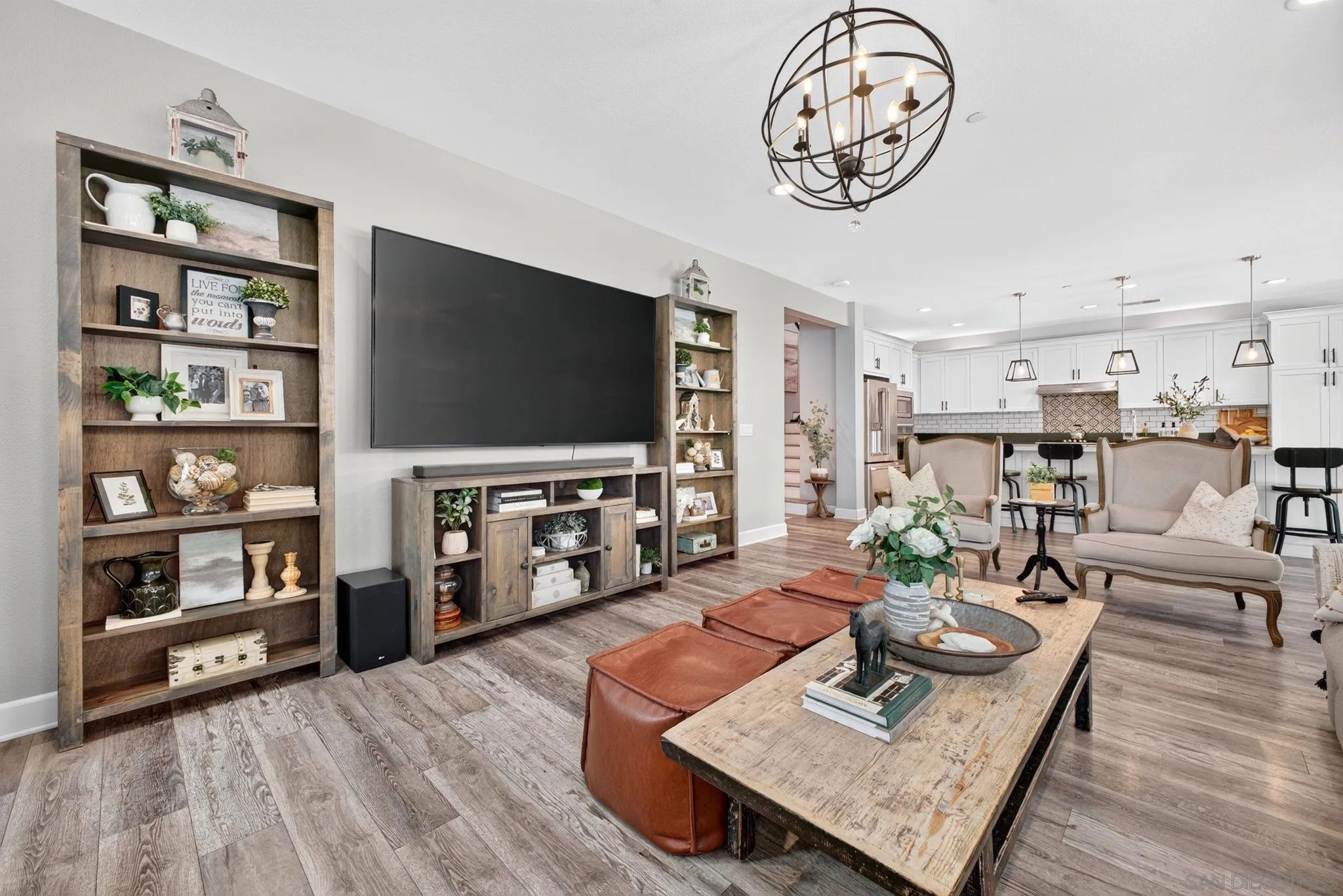 2019 Avenida Palomino, Chula Vista, CA 91913 Living Room