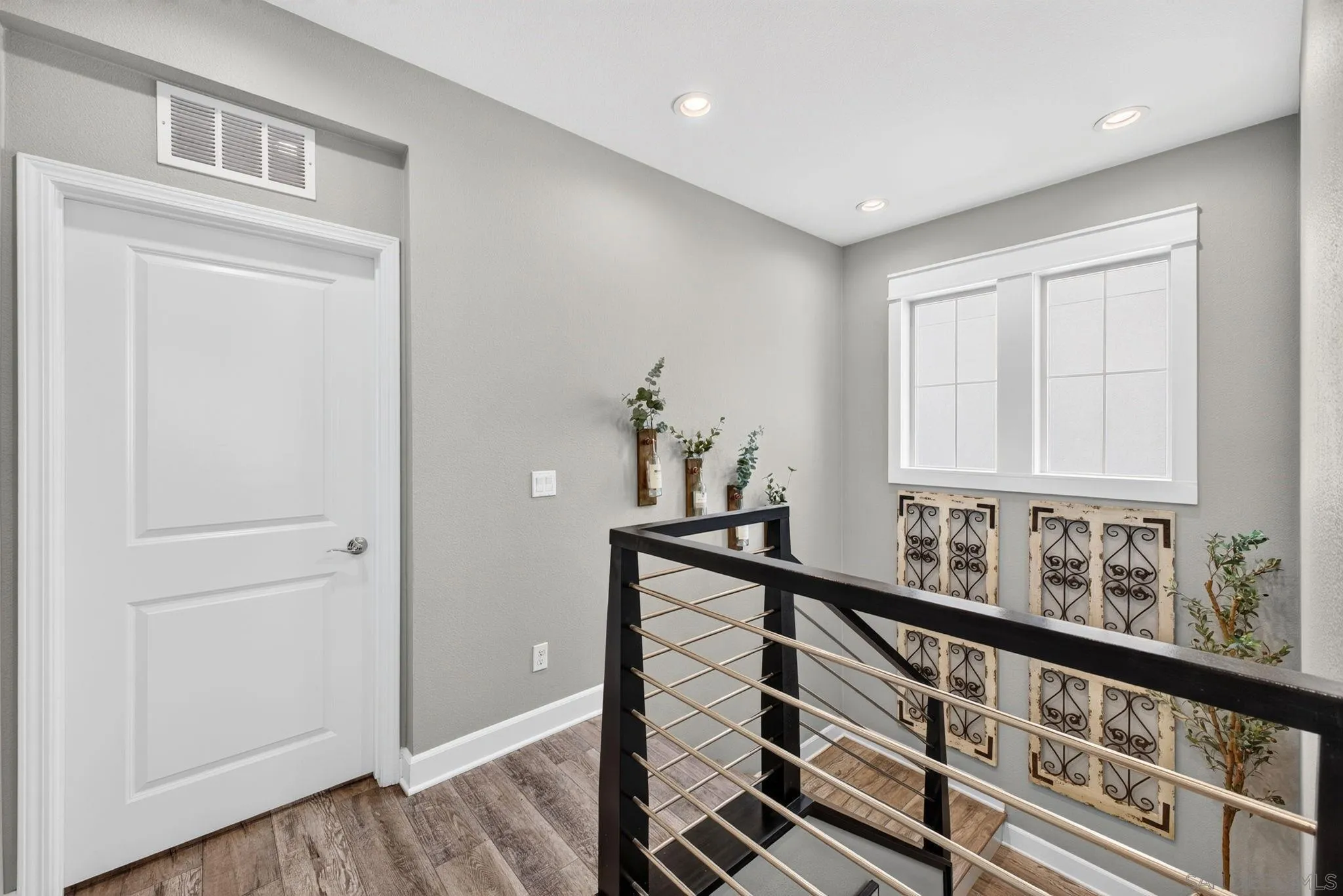 2019 Avenida Palomino, Chula Vista, CA 91913 Landing At Top Of Stairs
