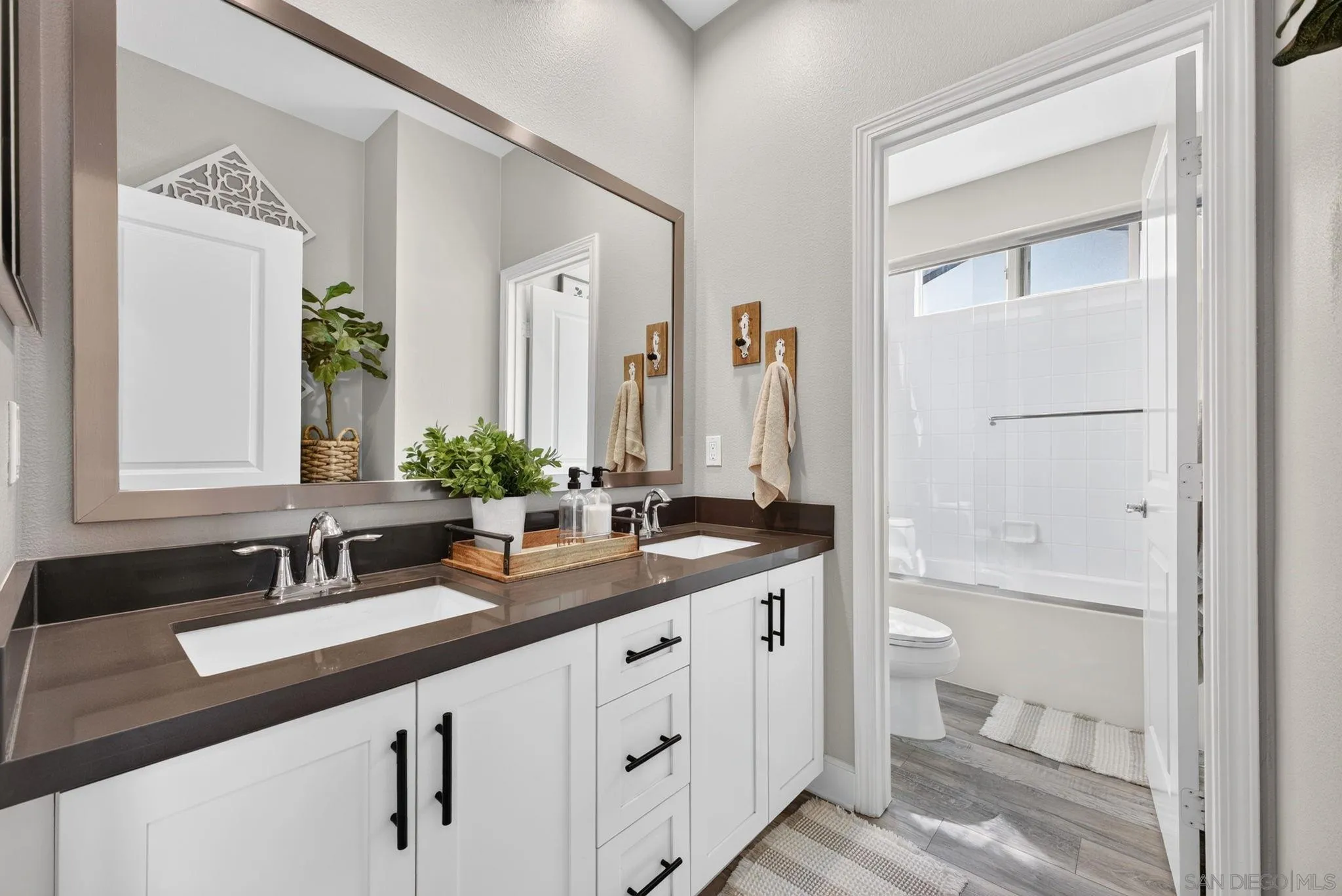 2019 Avenida Palomino, Chula Vista, CA 91913 Bathroom