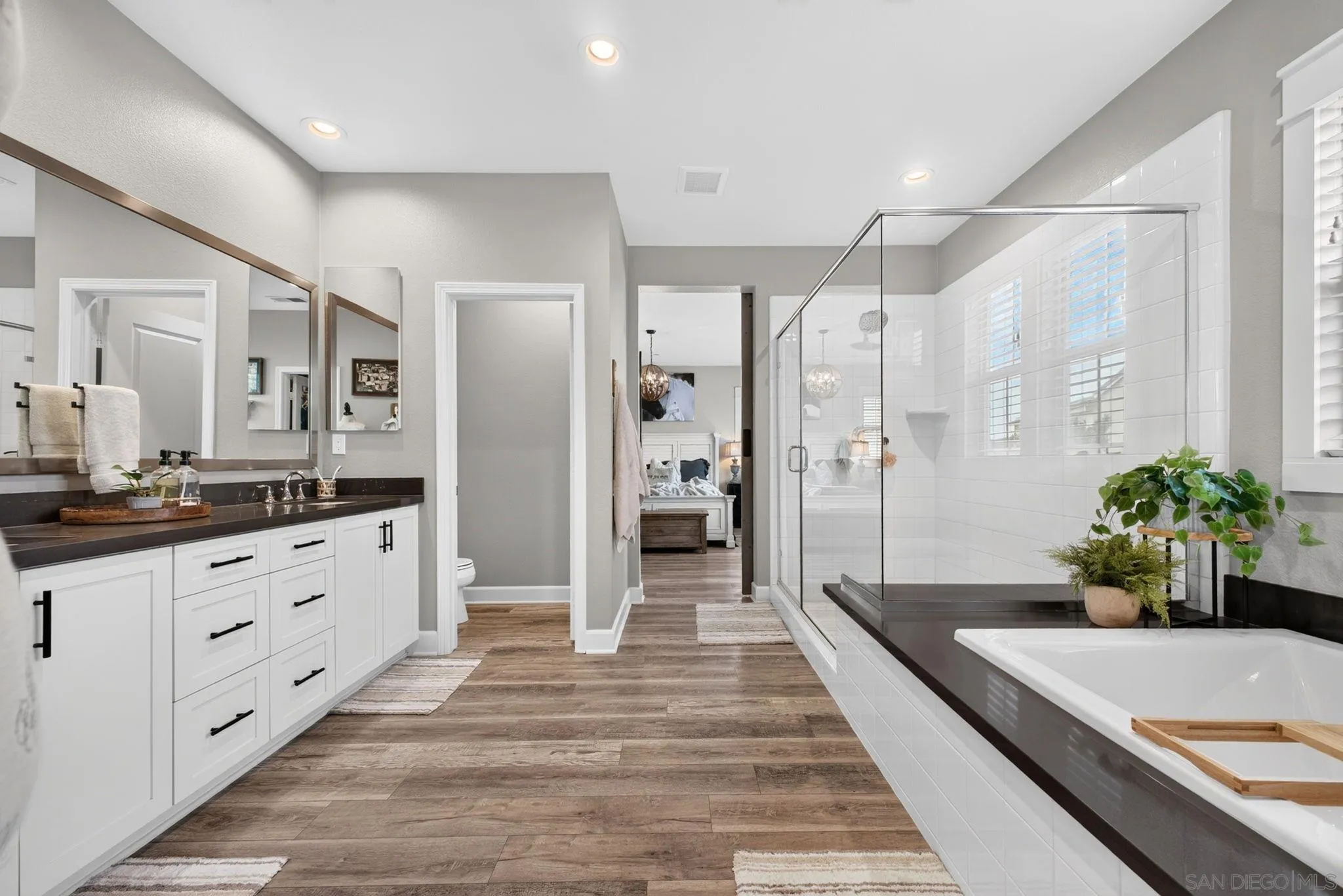2019 Avenida Palomino, Chula Vista, CA 91913 Primary Bath/Spa