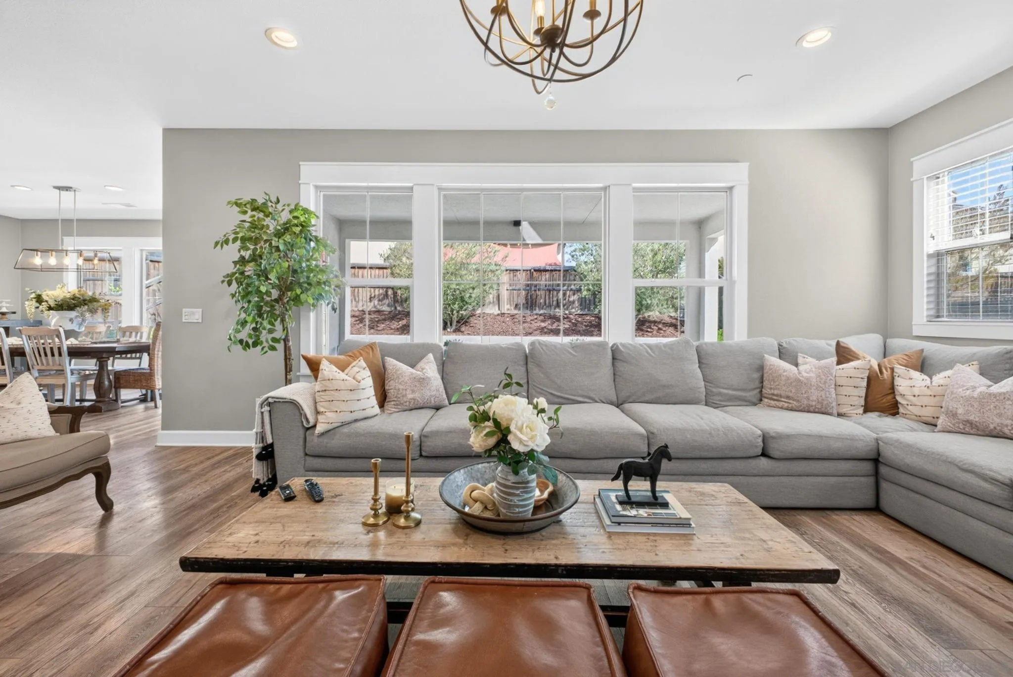 2019 Avenida Palomino, Chula Vista, CA 91913 Living Room