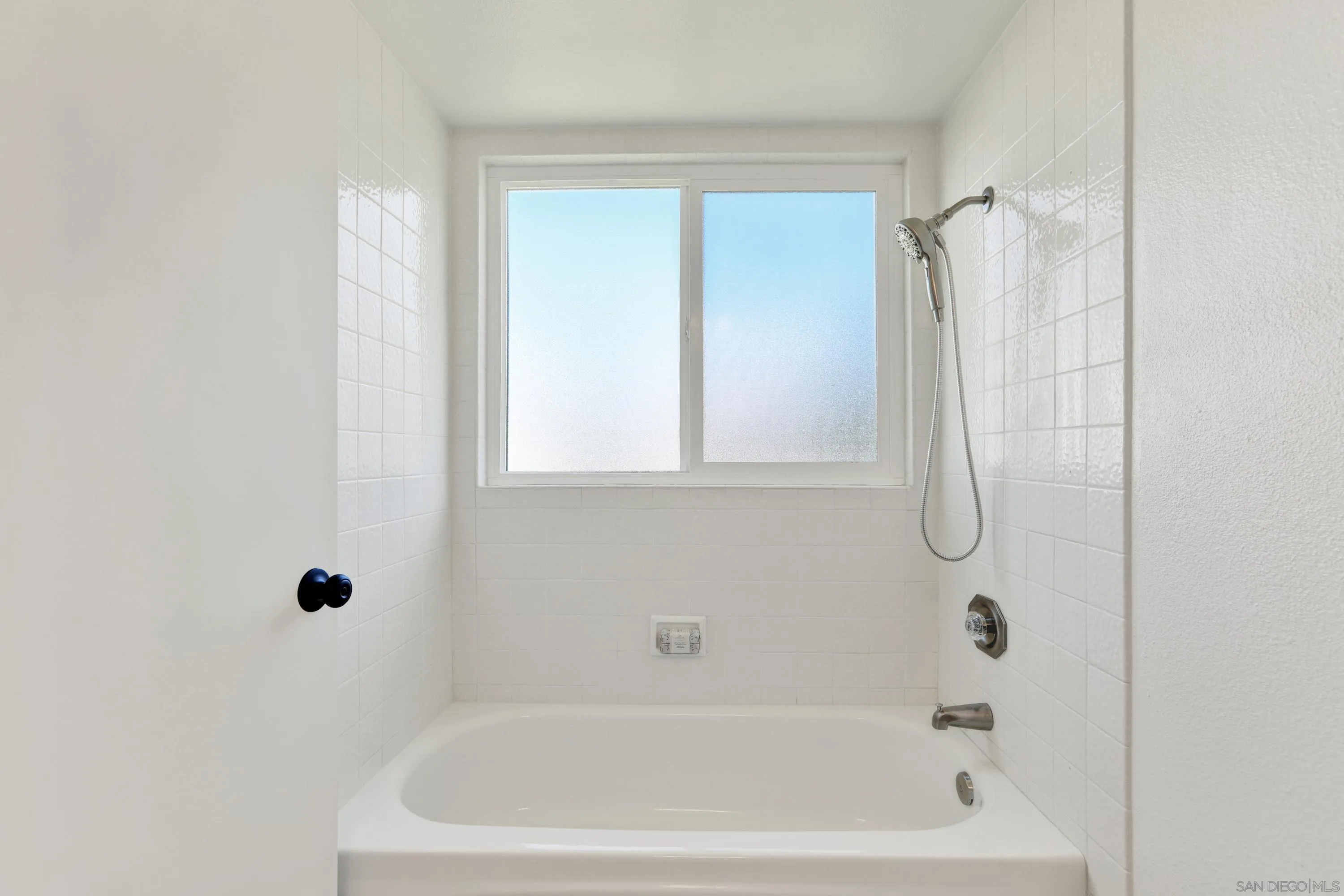 4834 Tinasa Way, San Diego, CA 92124 4834 Tinasa Way, San Diego, CA 92124