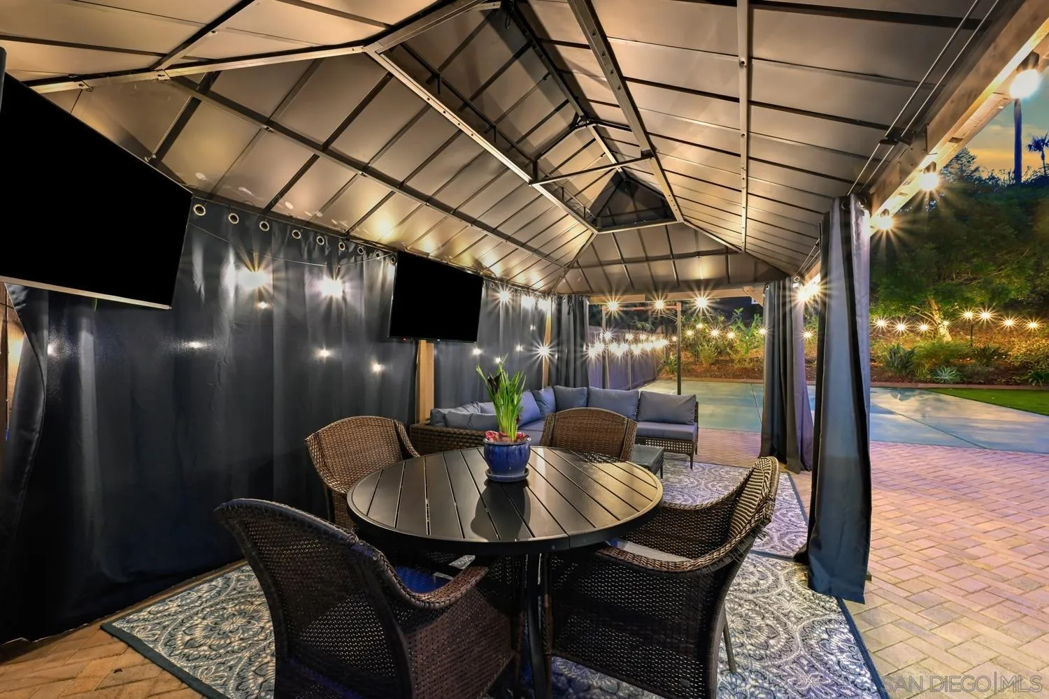 3401 Celinda Dr., Carlsbad, CA 92008 3401 Celinda Dr., Carlsbad, CA 92008