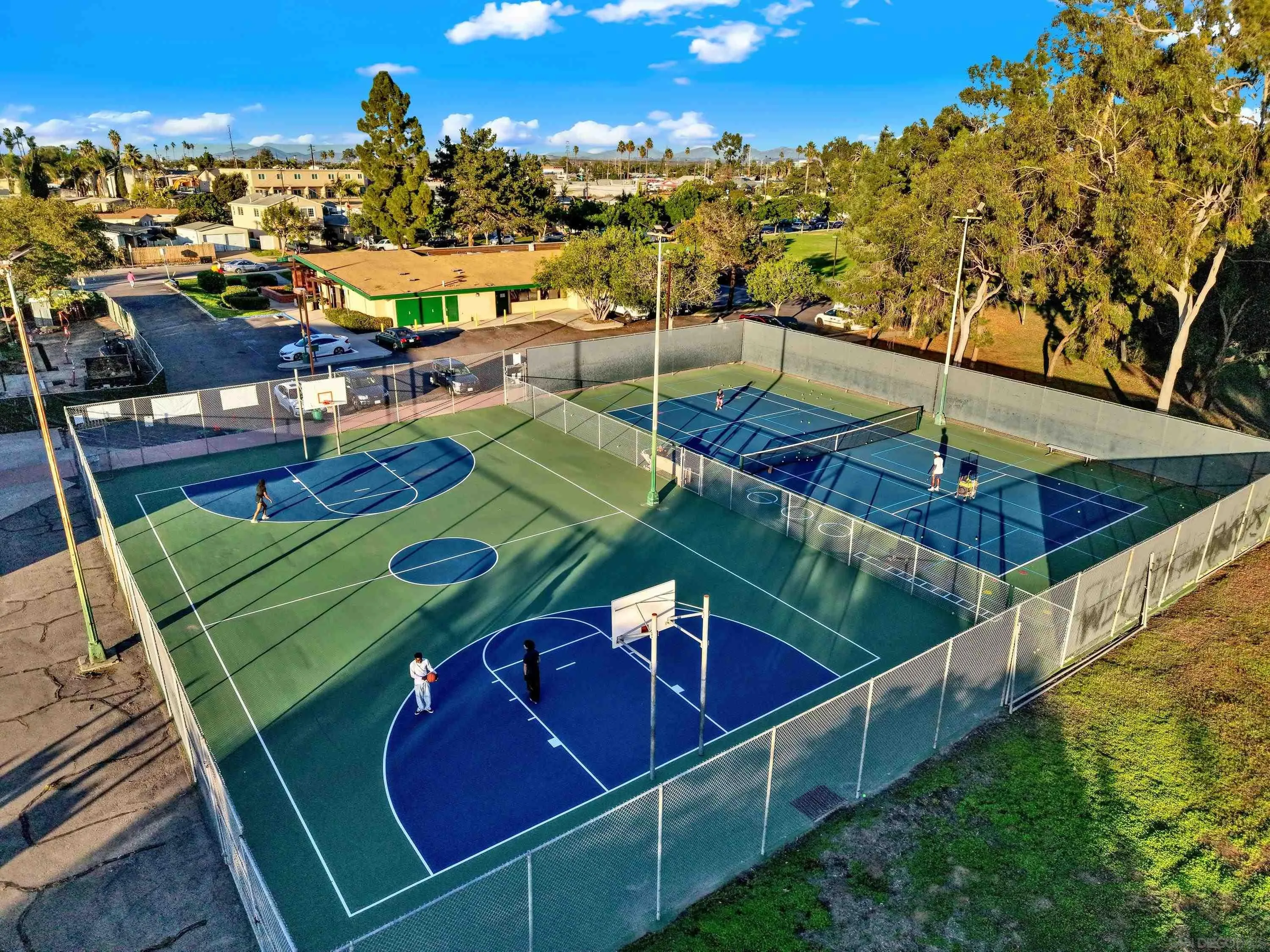4643 Firestone St., San Diego, CA 92117 4643 Firestone St., San Diego, CA 92117