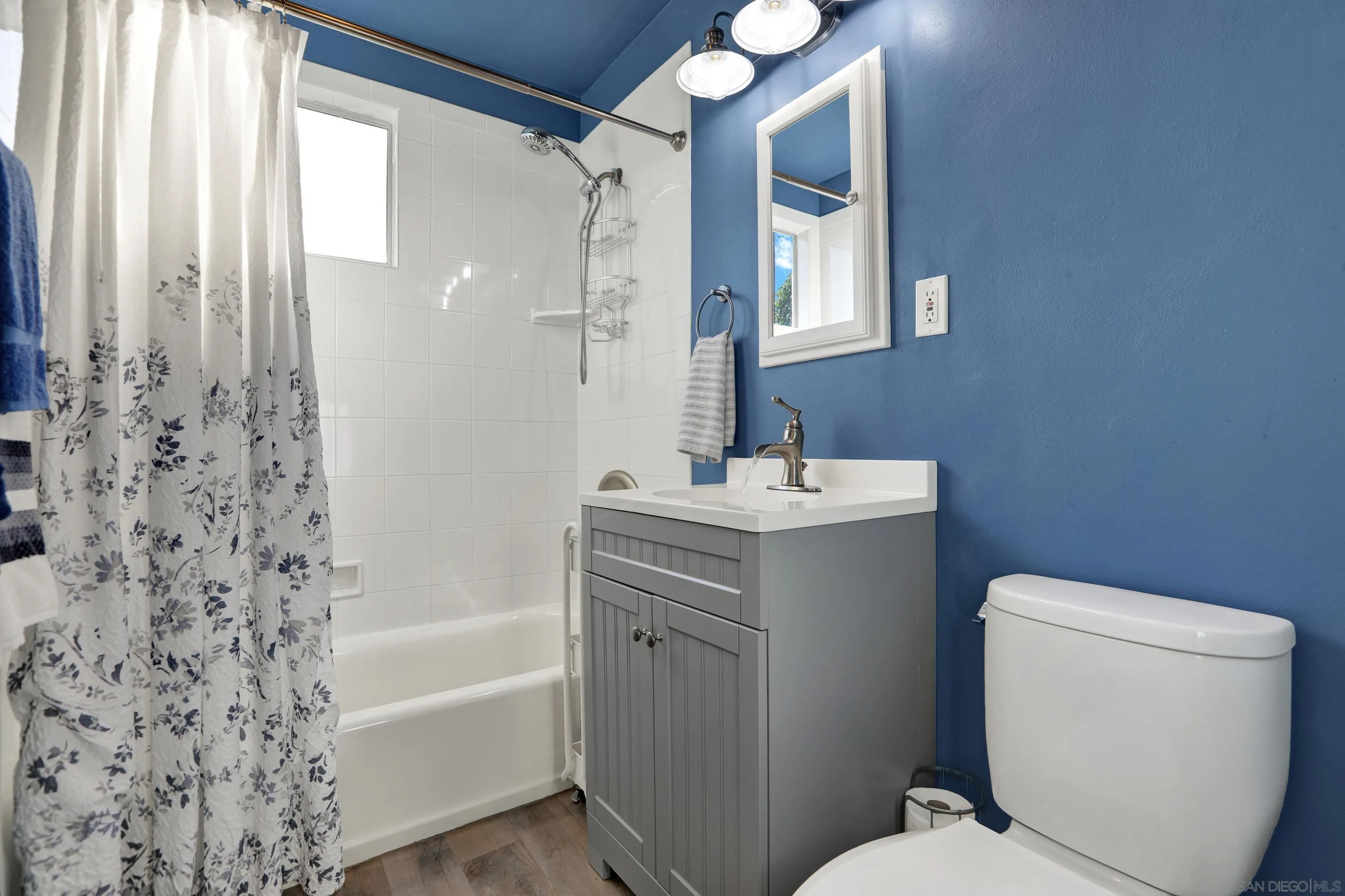 4643 Firestone St., San Diego, CA 92117 4643 Firestone St., San Diego, CA 92117
