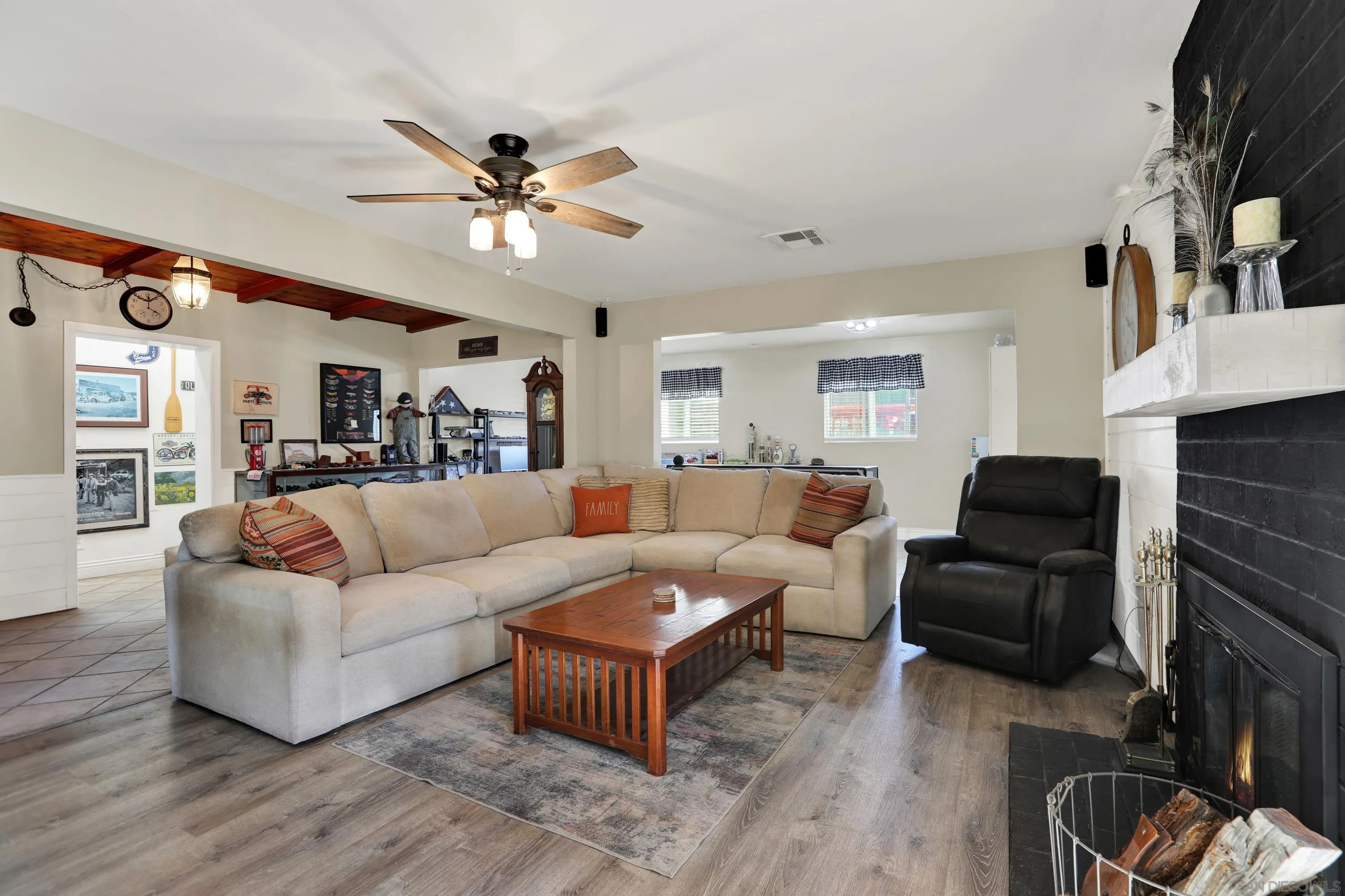 4643 Firestone St., San Diego, CA 92117 4643 Firestone St., San Diego, CA 92117