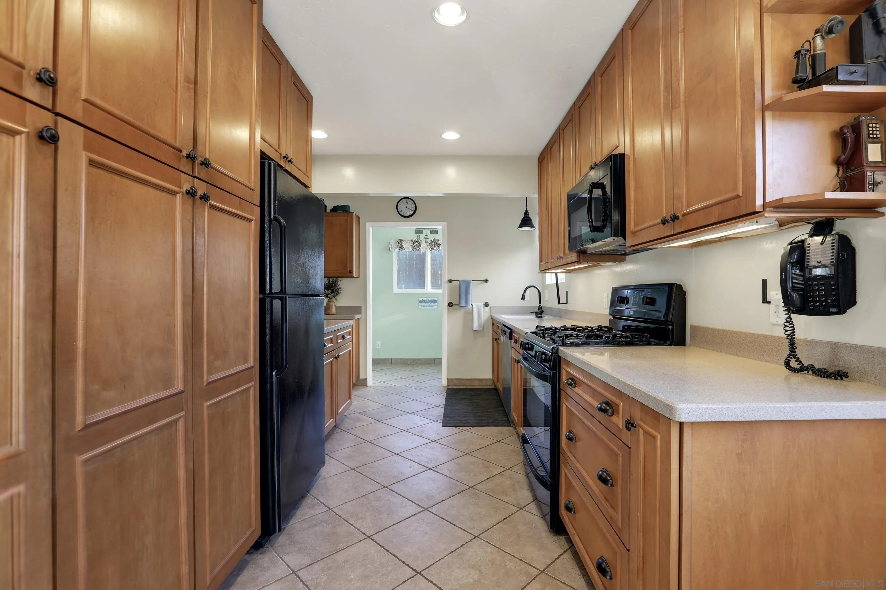 4643 Firestone St., San Diego, CA 92117 4643 Firestone St., San Diego, CA 92117