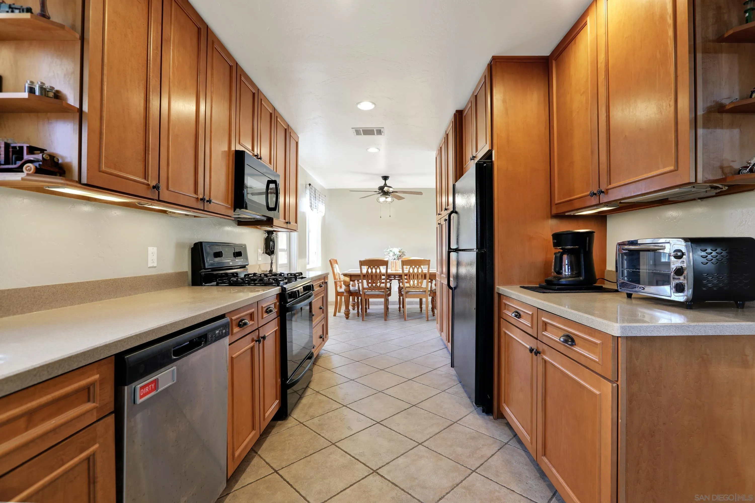 4643 Firestone St., San Diego, CA 92117 4643 Firestone St., San Diego, CA 92117