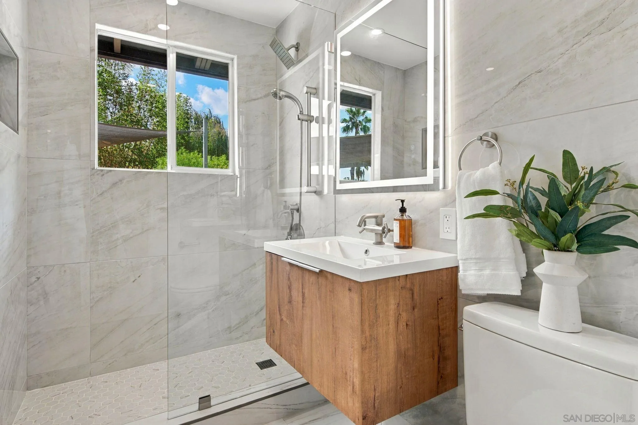 2582 Meadow Lark Drive, San Diego, CA 92123 2582 Meadow Lark Drive, San Diego, CA 92123