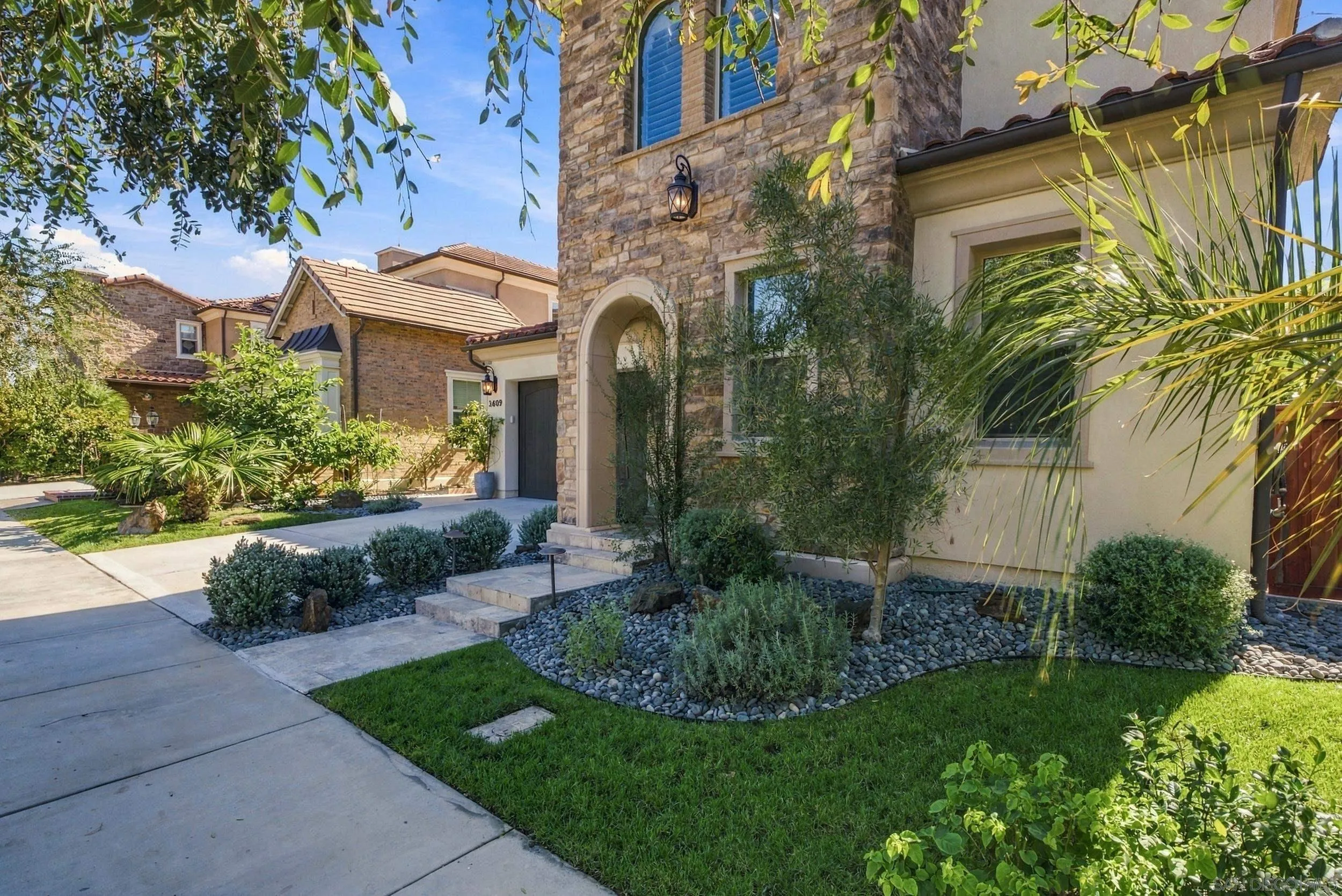 3609 Four Peaks St, Carlsbad, CA 92010 3609 Four Peaks St, Carlsbad, CA 92010