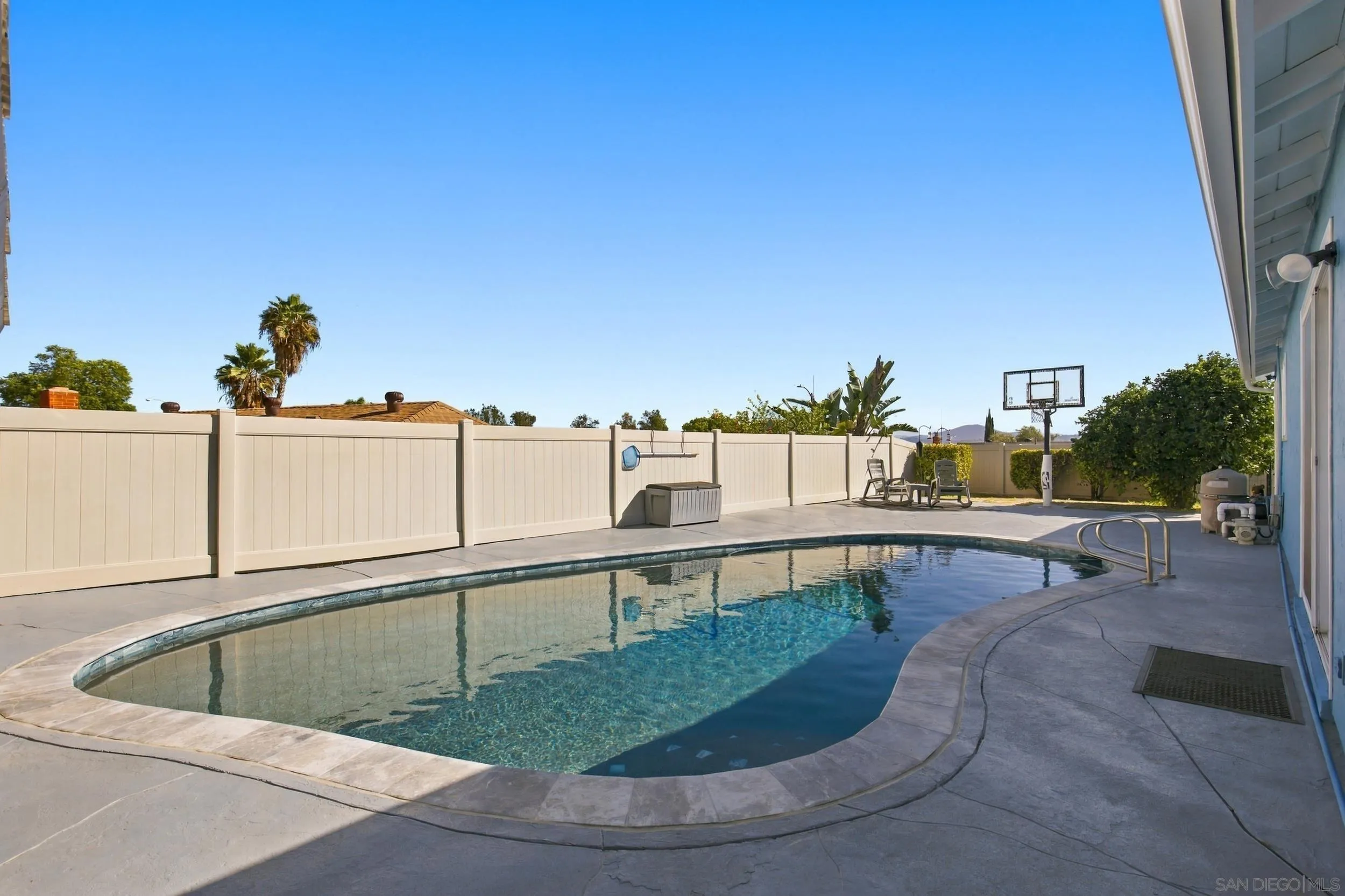 https://cdn.realtyfeed.com/cdn/127/260025941/1467cafb2f0cfc64f6551e3a3ff97f85.webp