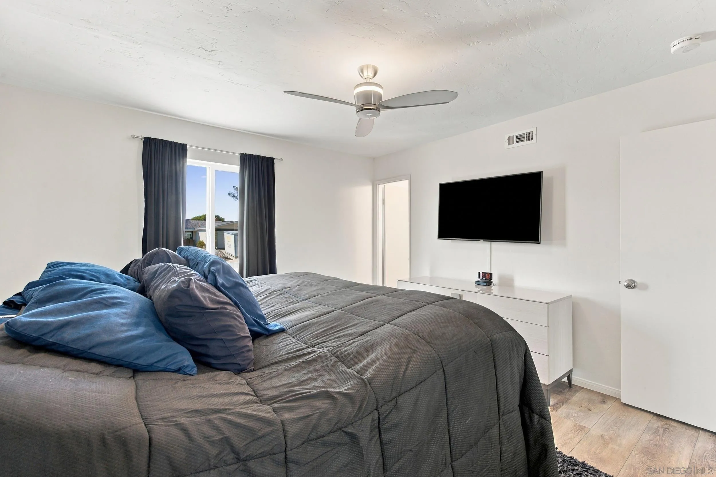 https://cdn.realtyfeed.com/cdn/127/260025941/600d966d52be50cd80868fa1e453a538.webp