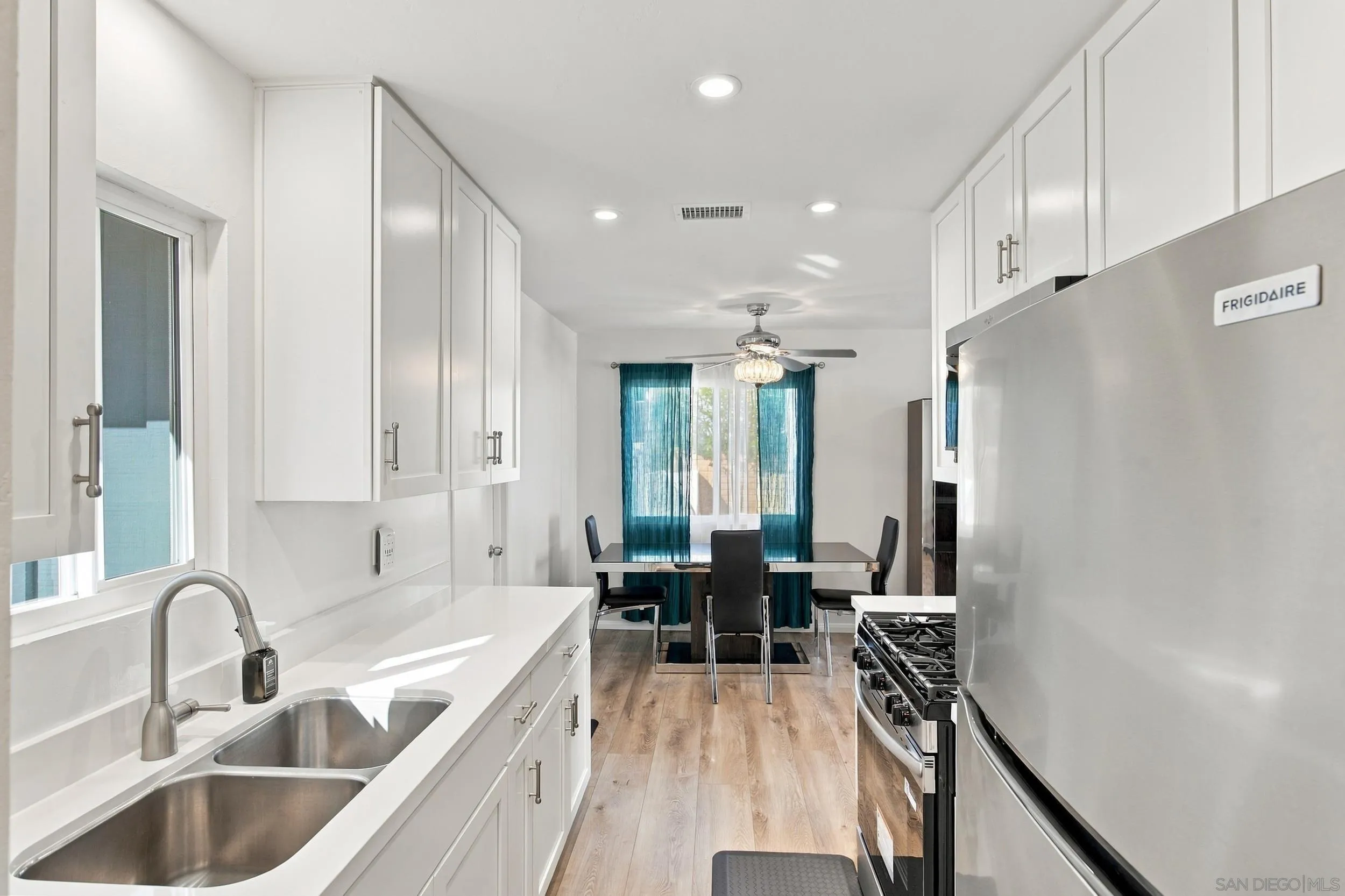 https://cdn.realtyfeed.com/cdn/127/260025941/8d2f6a1a65315ea7233401cdf09c9ba2.webp
