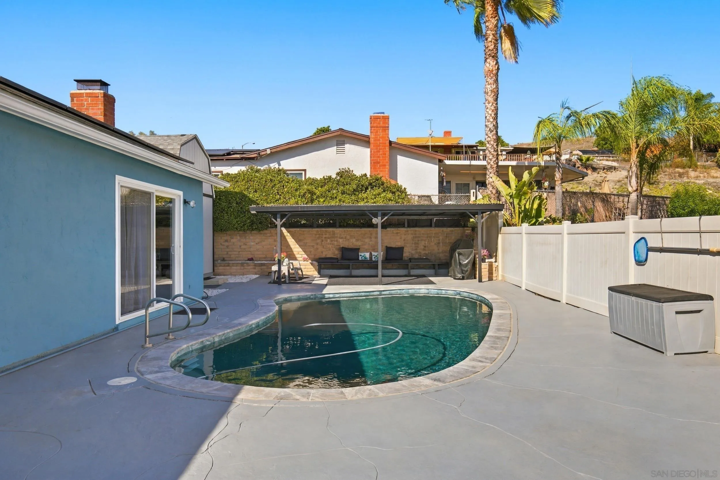 https://cdn.realtyfeed.com/cdn/127/260025941/accdf94d6296861a421d66fde38d05f9.webp