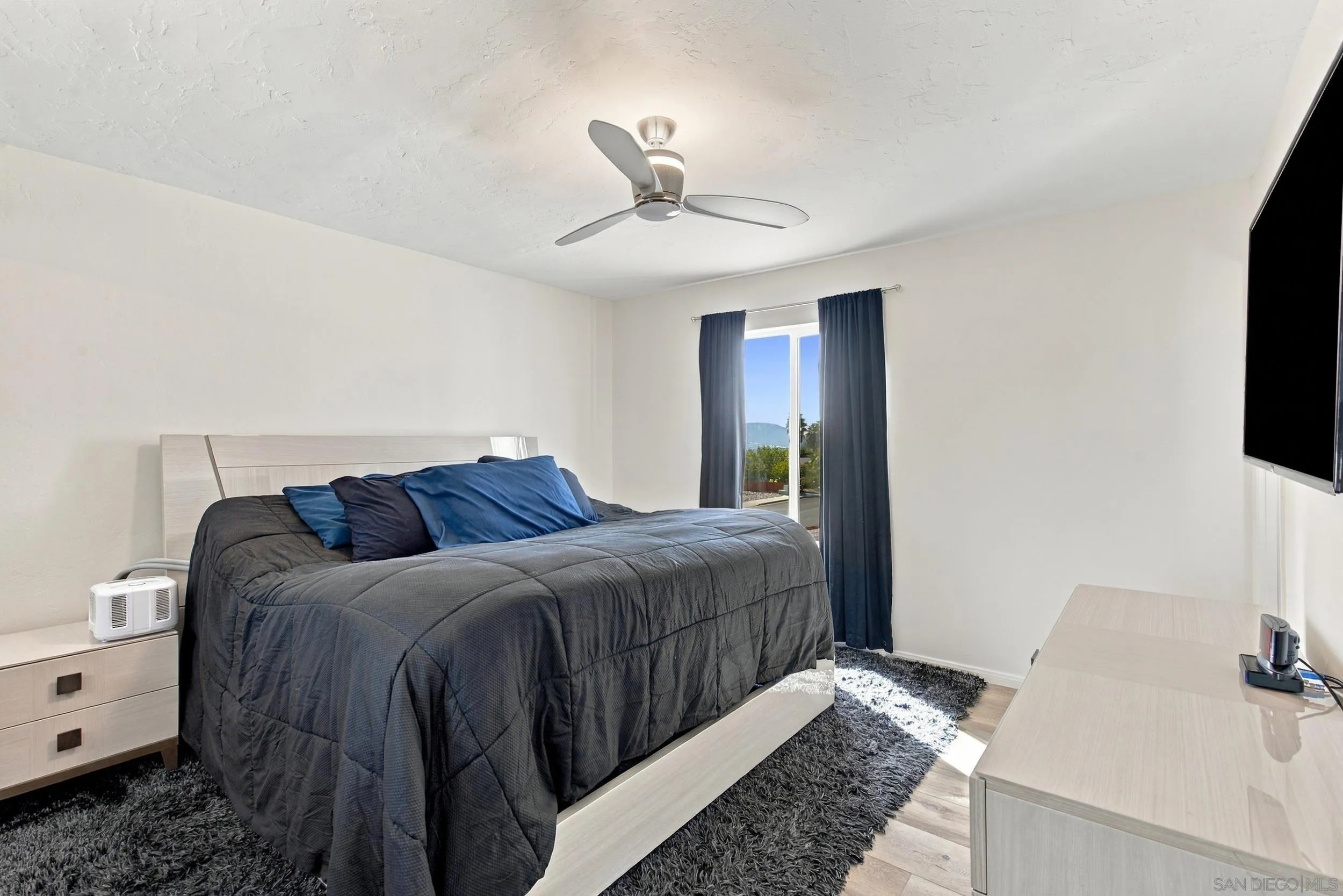 https://cdn.realtyfeed.com/cdn/127/260025941/eda59055fa67712304401bce9d7e0a91.webp