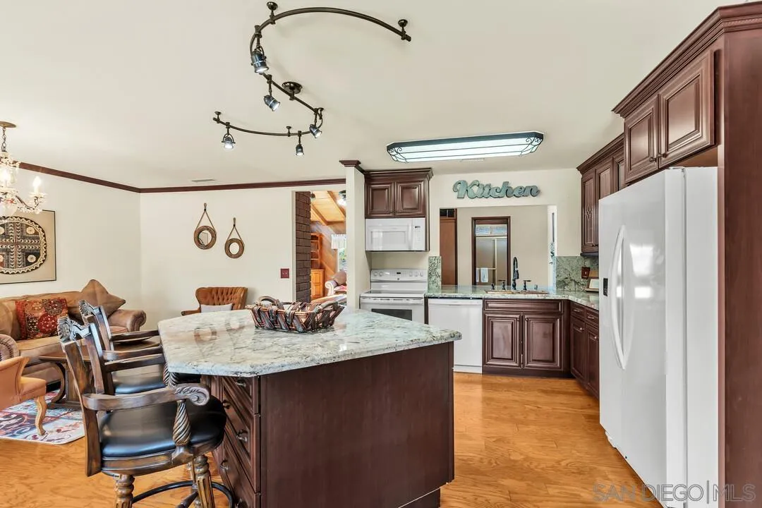 9931 Kincaid St, Santee, CA 92071 9931 Kincaid St, Santee, CA 92071