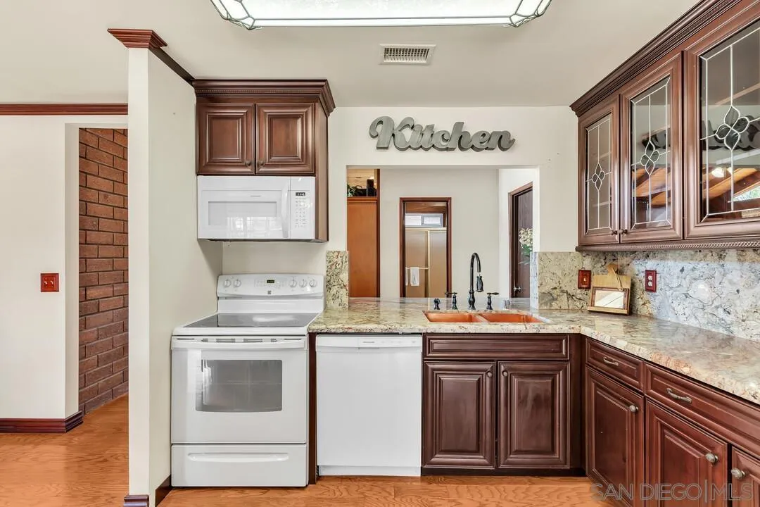 9931 Kincaid St, Santee, CA 92071 9931 Kincaid St, Santee, CA 92071