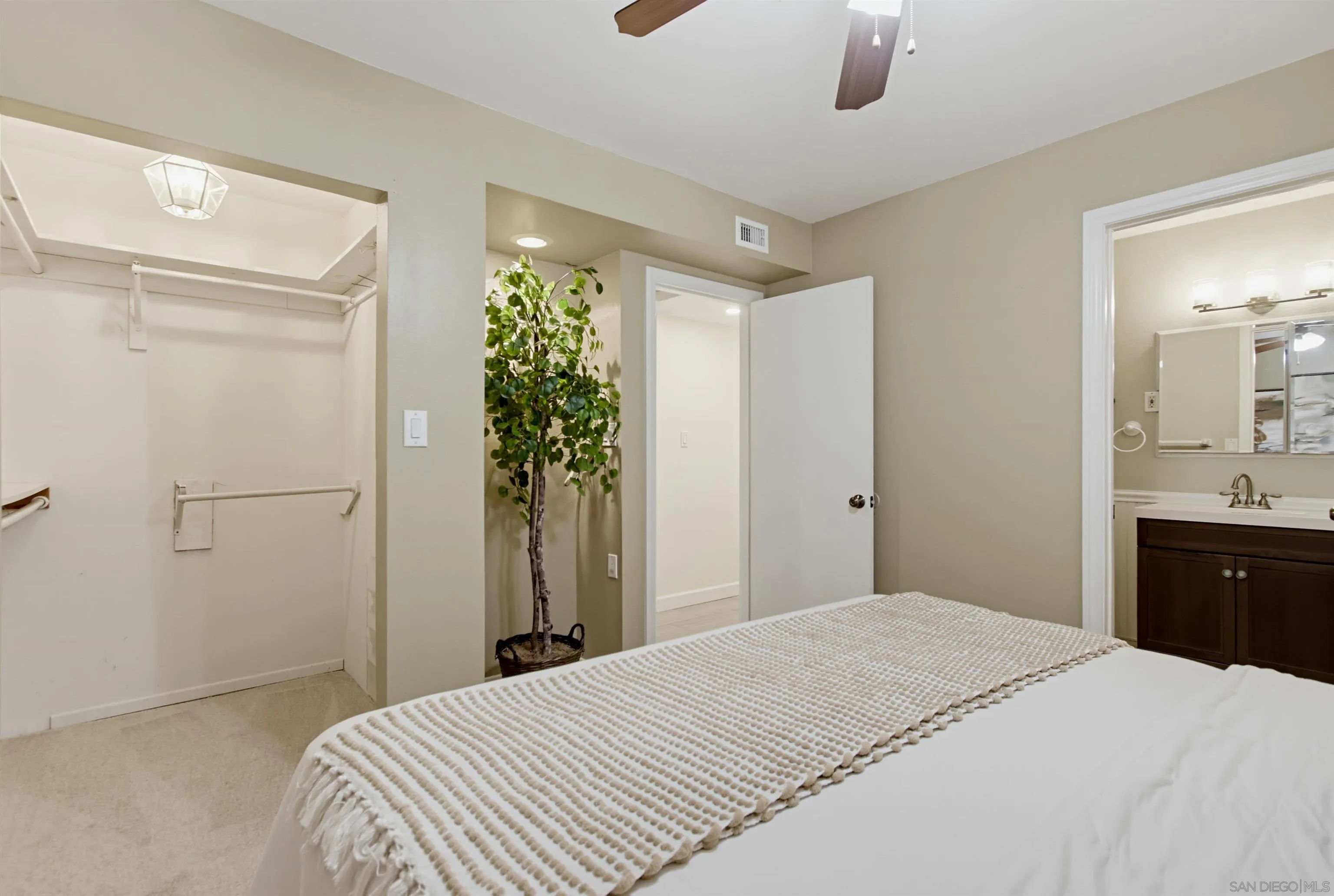 8444 Midland, La Mesa, CA 91941 8444 Midland, La Mesa, CA 91941
