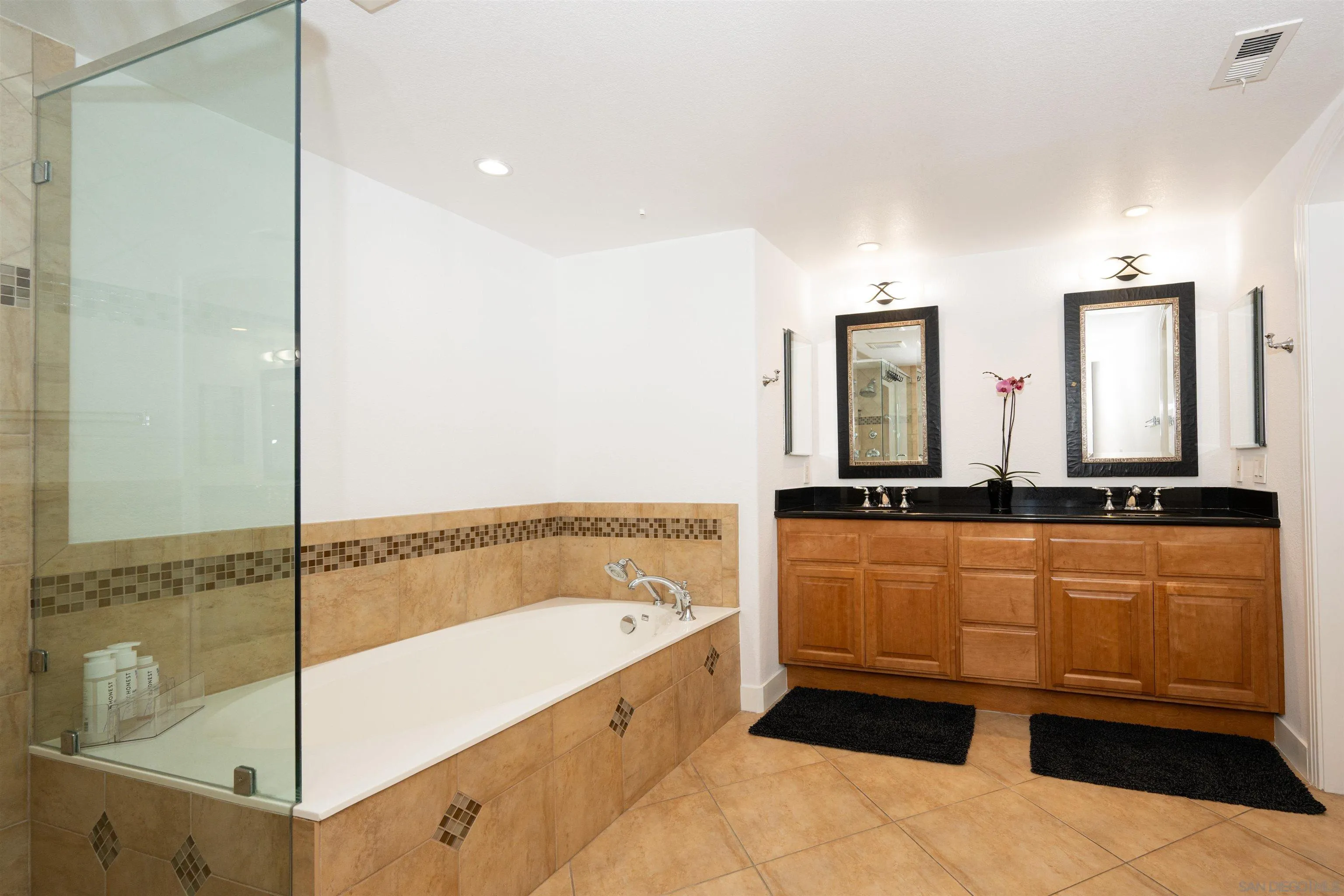 310 W G St, #110, San Diego, CA 92101 310 W G St, #110, San Diego, CA 92101