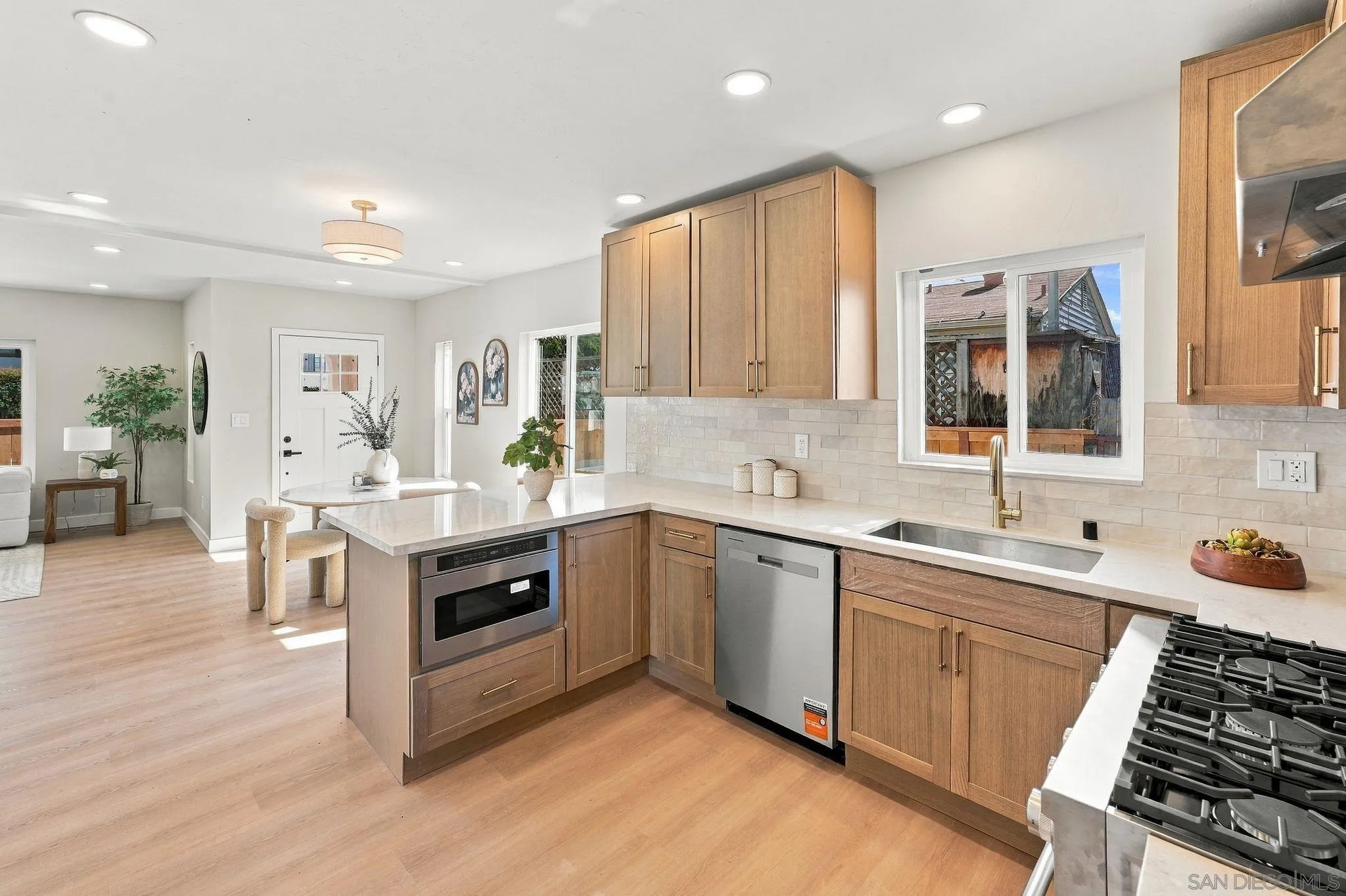 4420 38th St, San Diego, CA 92116 4420 38th St, San Diego, CA 92116
