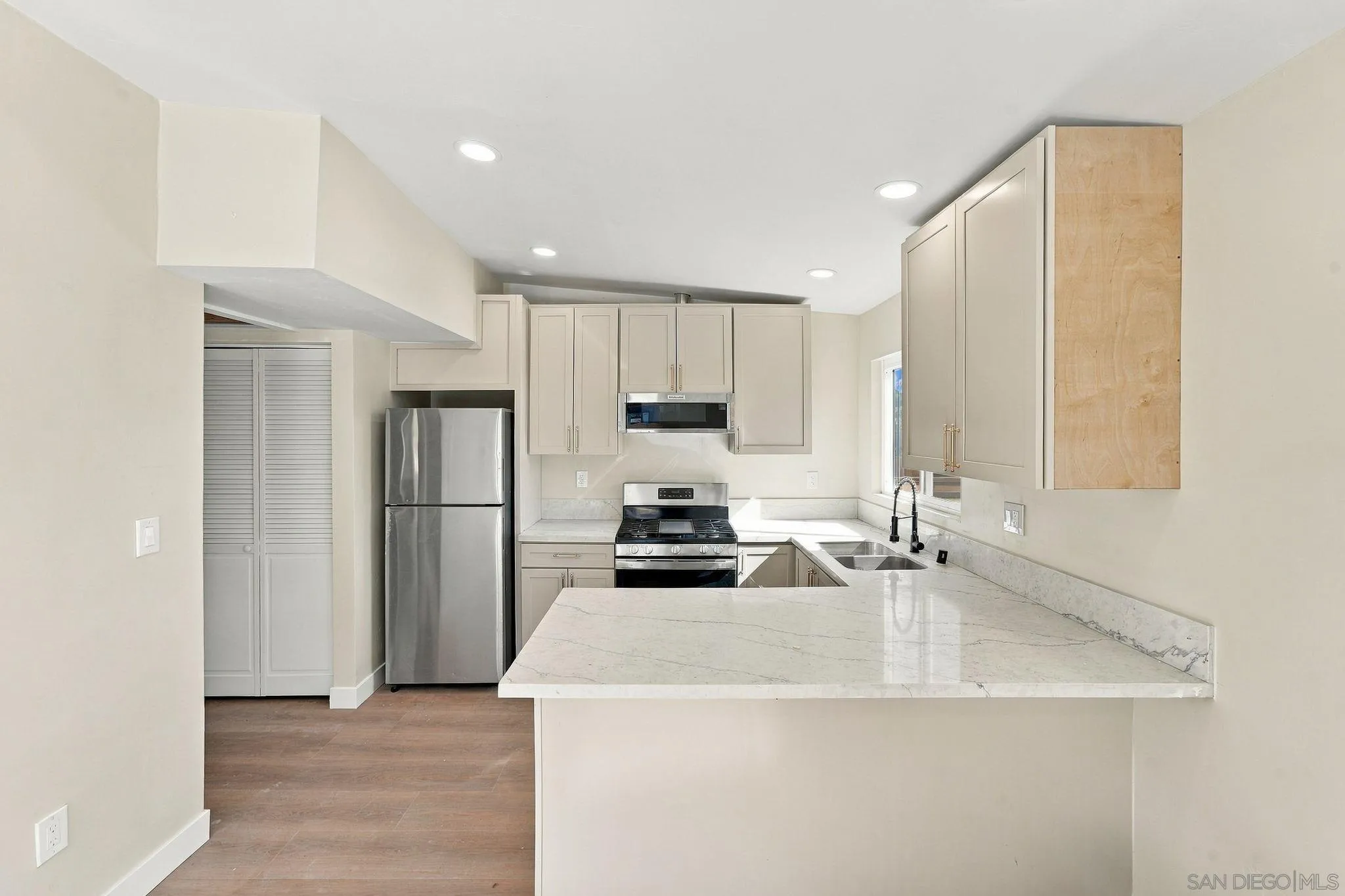 4420 38th St, San Diego, CA 92116 4420 38th St, San Diego, CA 92116