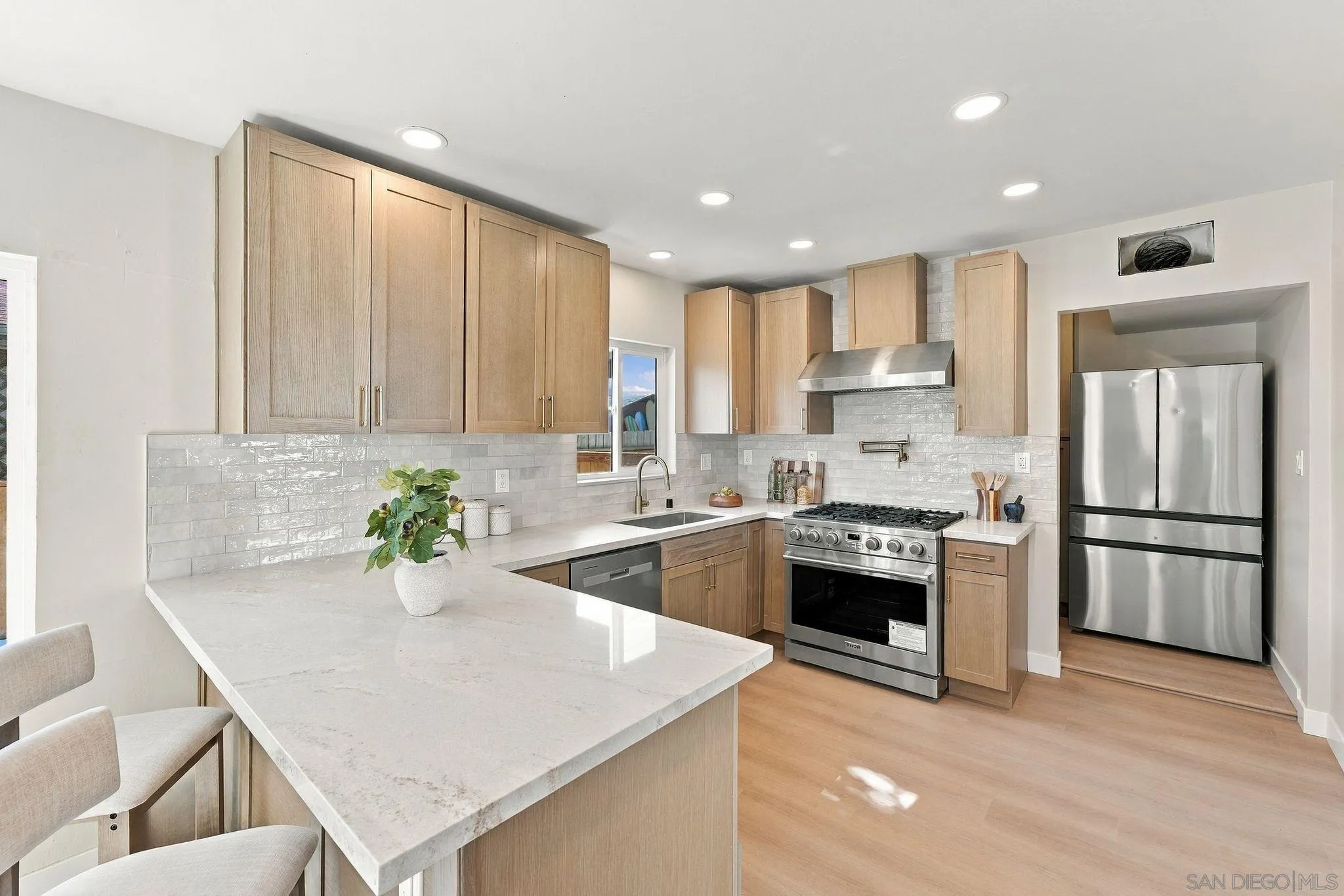 4420 38th St, San Diego, CA 92116 4420 38th St, San Diego, CA 92116