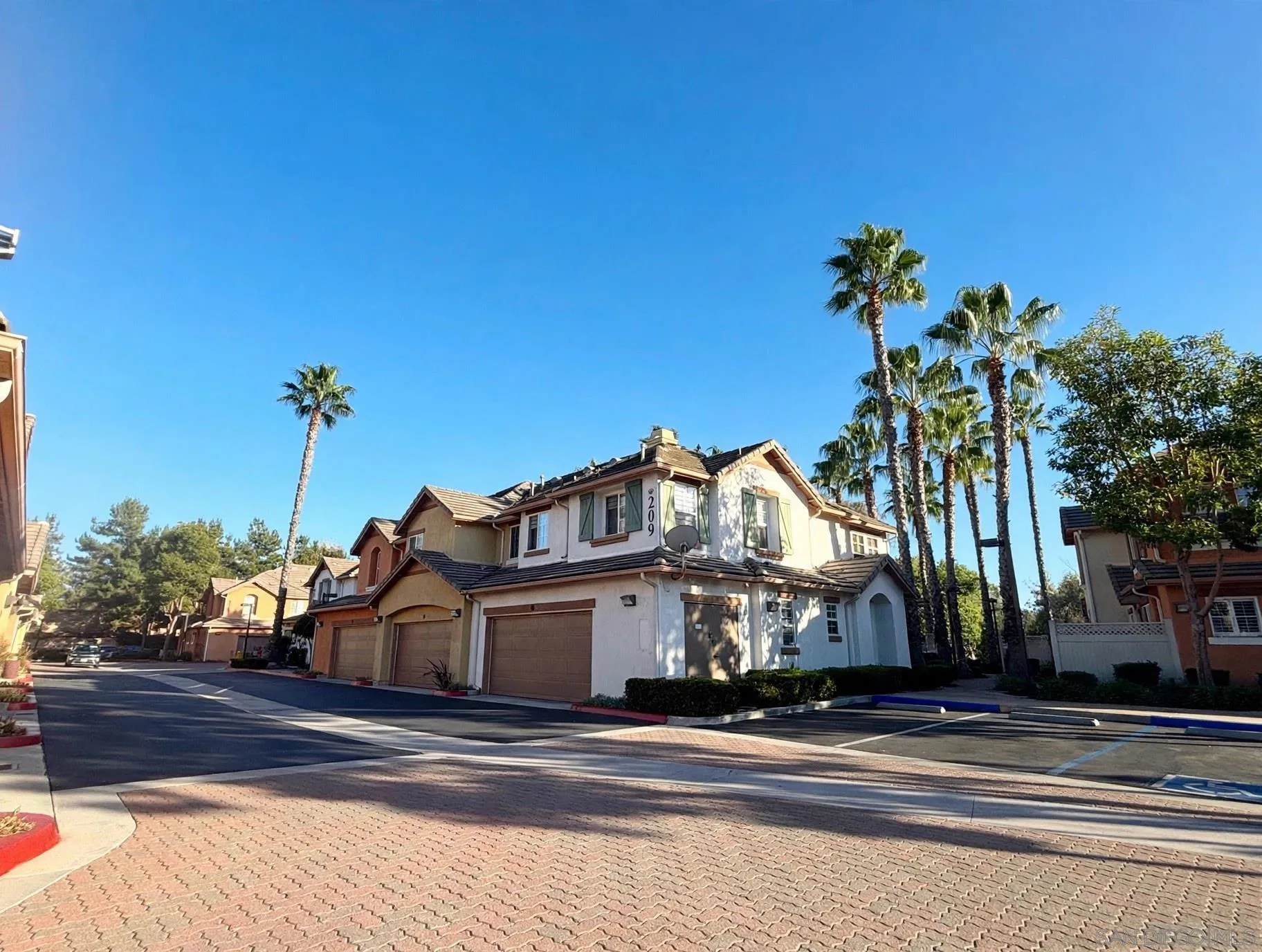 209 River Park Drive, #15, Santee, CA 92071 209 River Park Drive, #15, Santee, CA 92071
