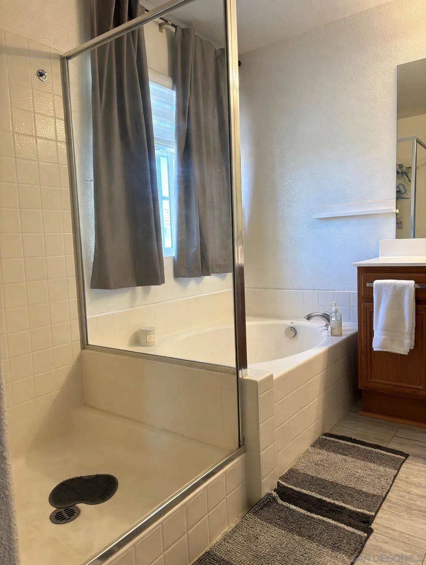 209 River Park Drive, #15, Santee, CA 92071 209 River Park Drive, #15, Santee, CA 92071