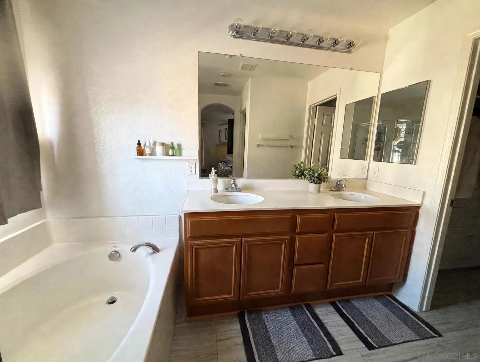 209 River Park Drive, #15, Santee, CA 92071 209 River Park Drive, #15, Santee, CA 92071