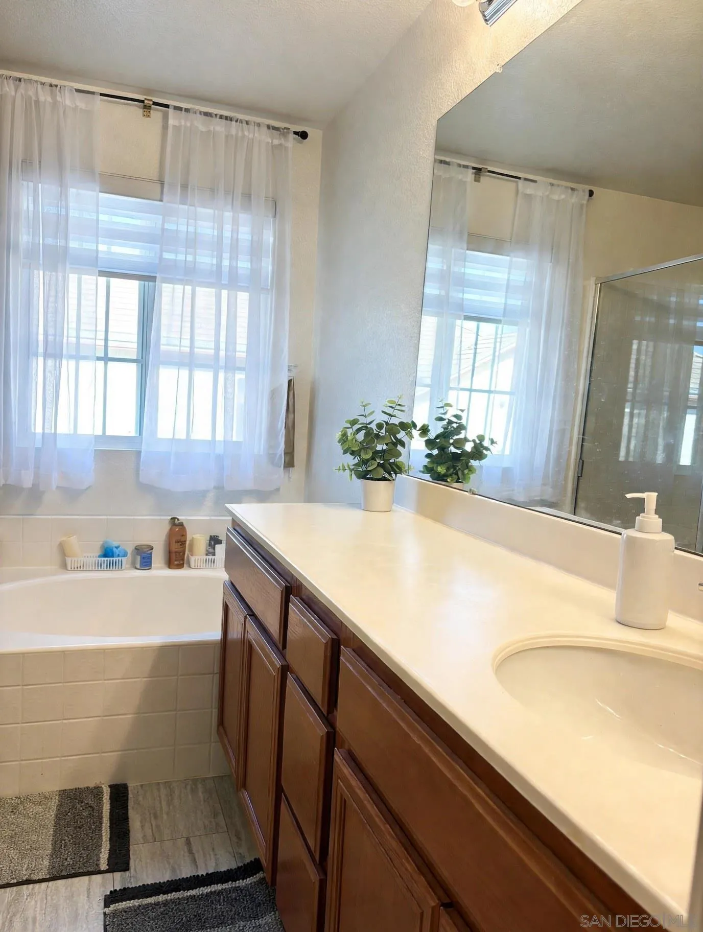 209 River Park Drive, #15, Santee, CA 92071 209 River Park Drive, #15, Santee, CA 92071
