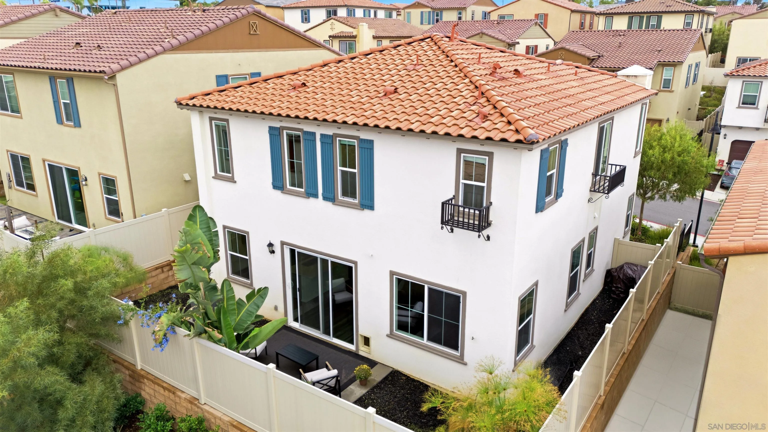 887 Brookdale Dr, Vista, CA 92081 887 Brookdale Dr, Vista, CA 92081