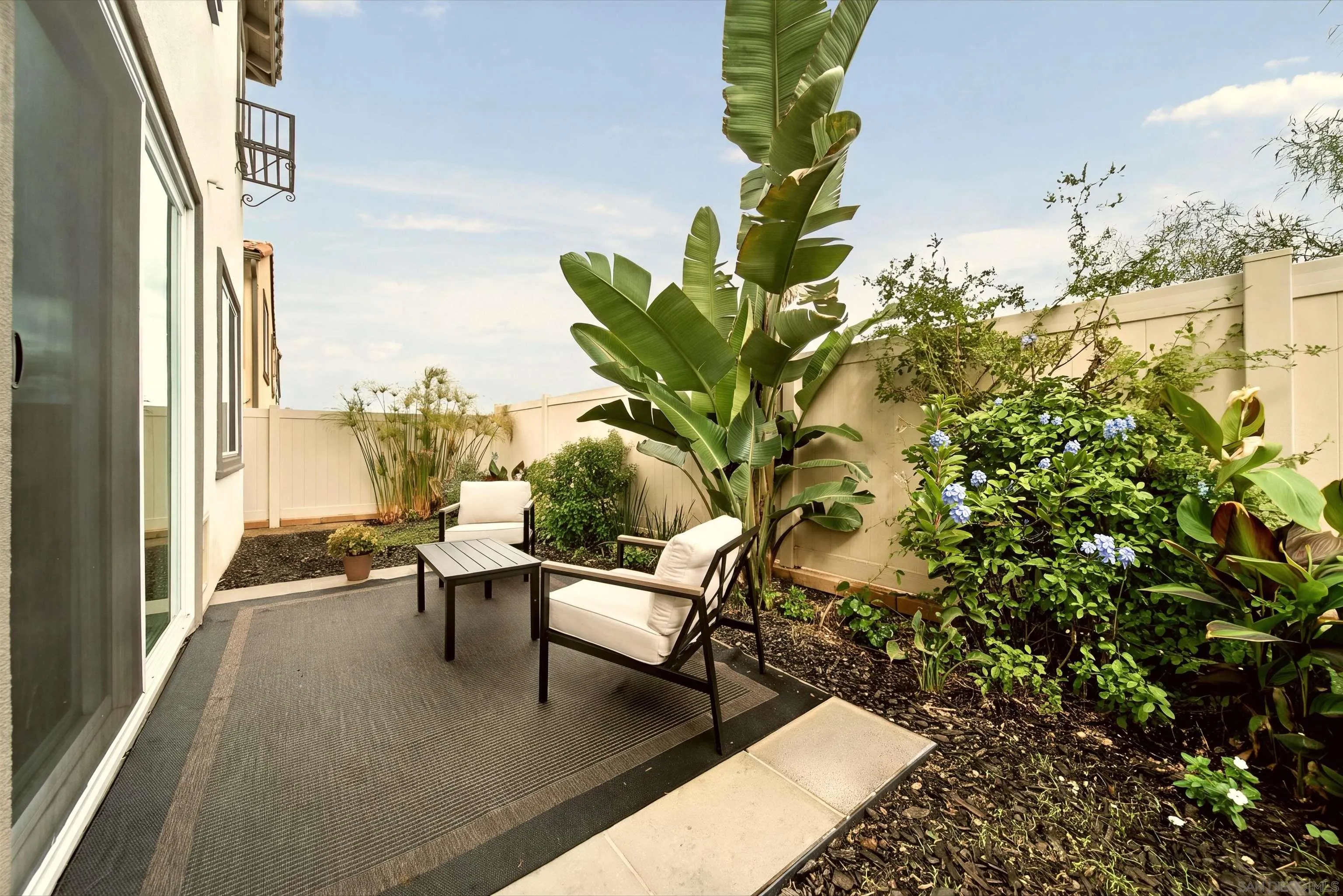 887 Brookdale Dr, Vista, CA 92081 887 Brookdale Dr, Vista, CA 92081