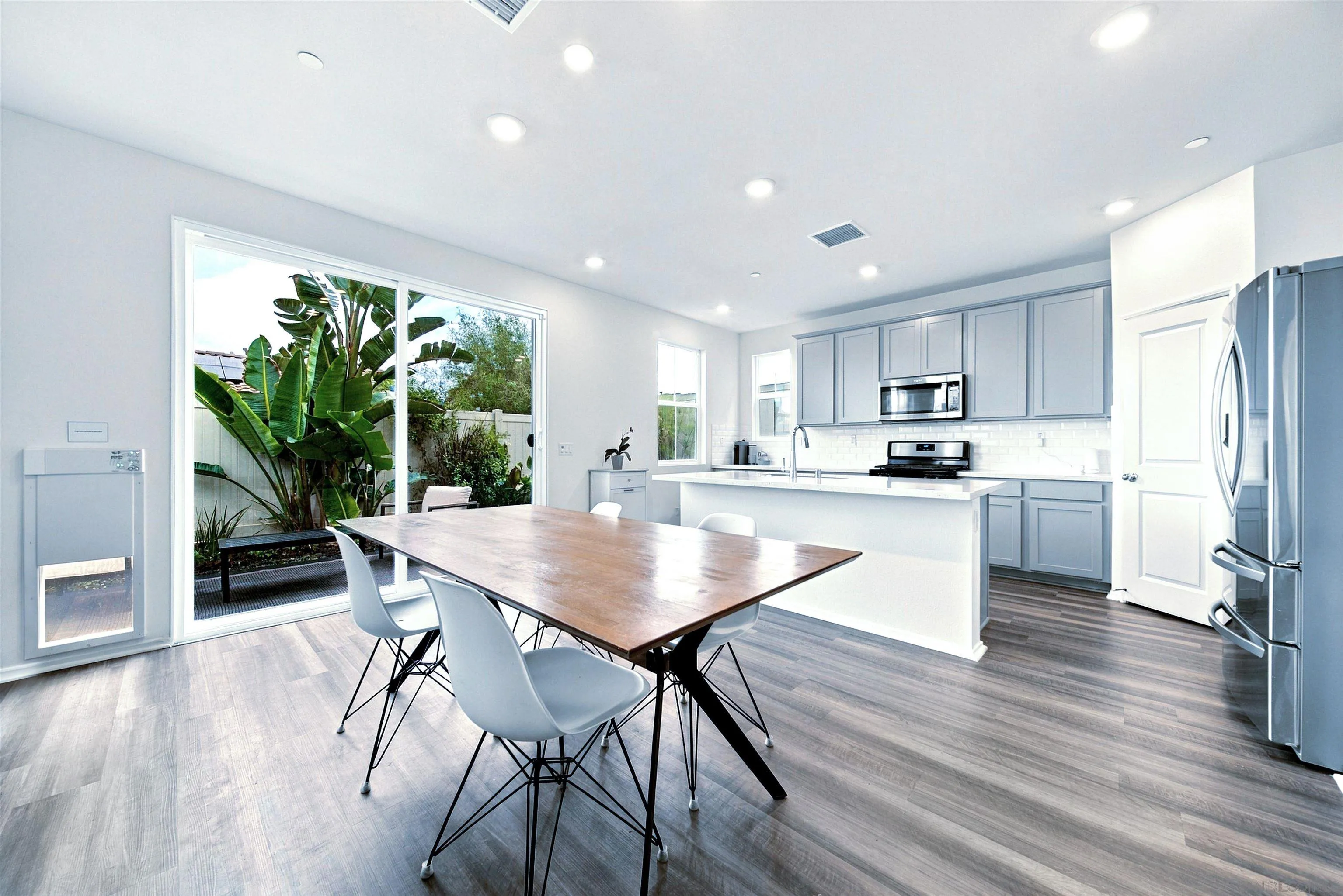 887 Brookdale Dr, Vista, CA 92081 887 Brookdale Dr, Vista, CA 92081