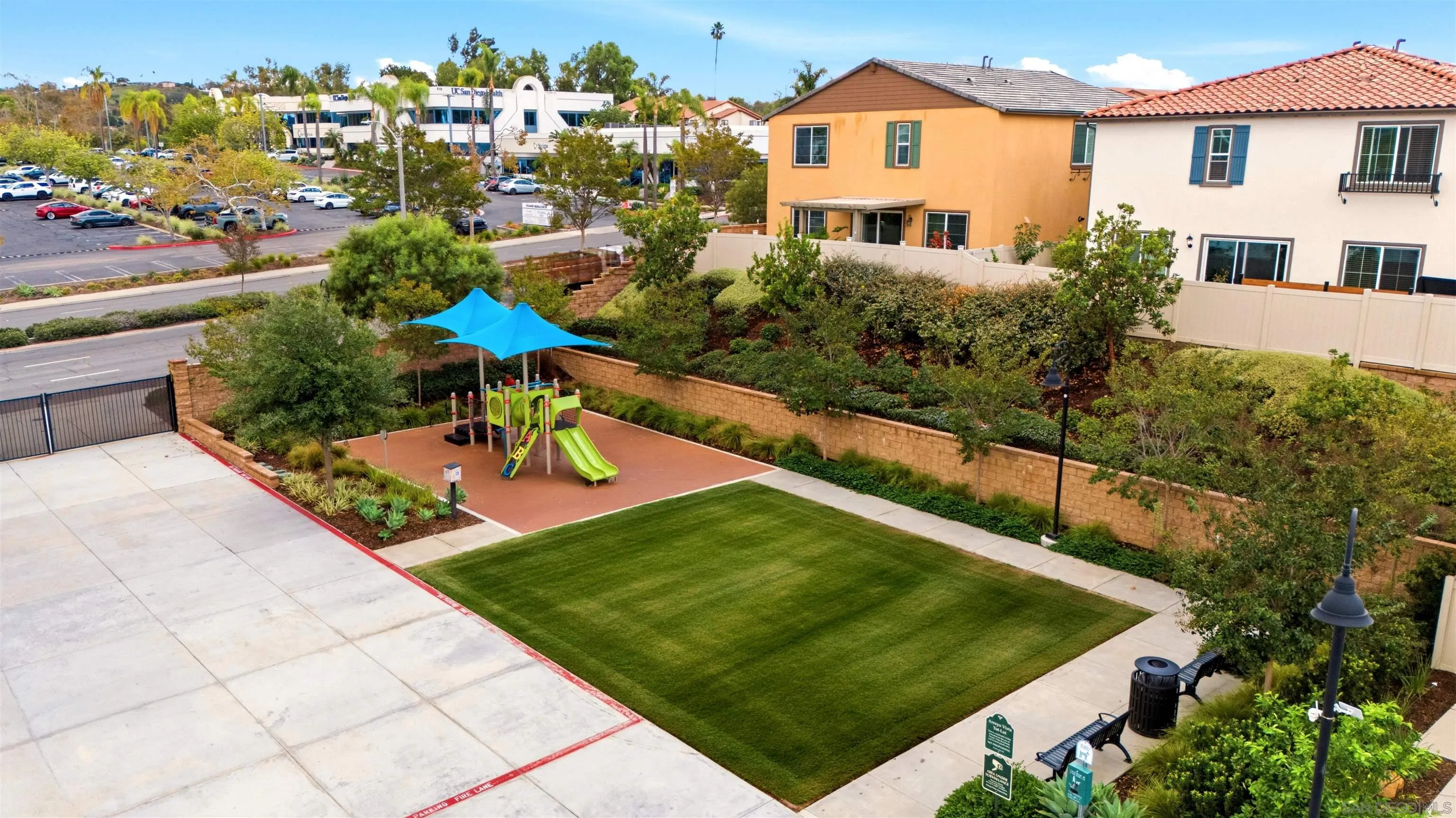 887 Brookdale Dr, Vista, CA 92081 887 Brookdale Dr, Vista, CA 92081