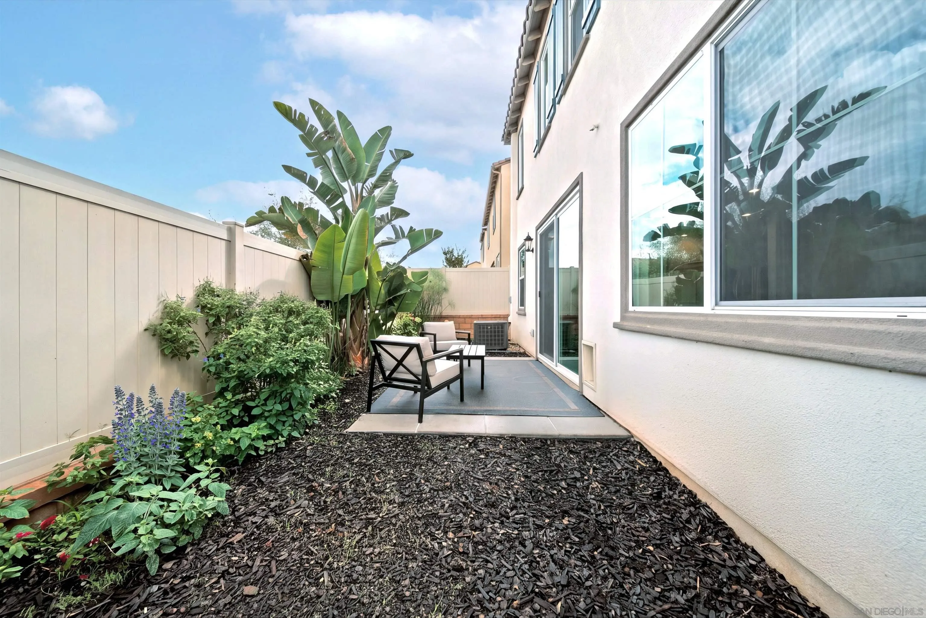 887 Brookdale Dr, Vista, CA 92081 887 Brookdale Dr, Vista, CA 92081