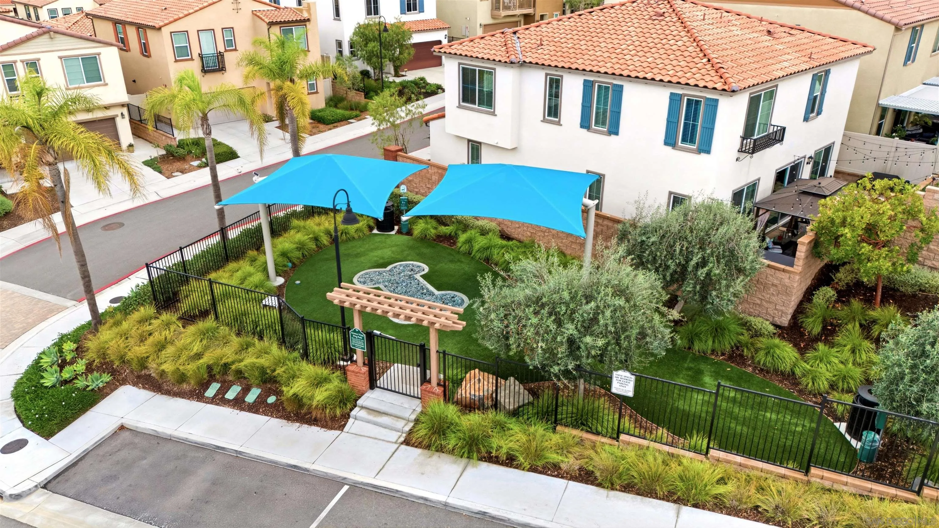 887 Brookdale Dr, Vista, CA 92081 887 Brookdale Dr, Vista, CA 92081